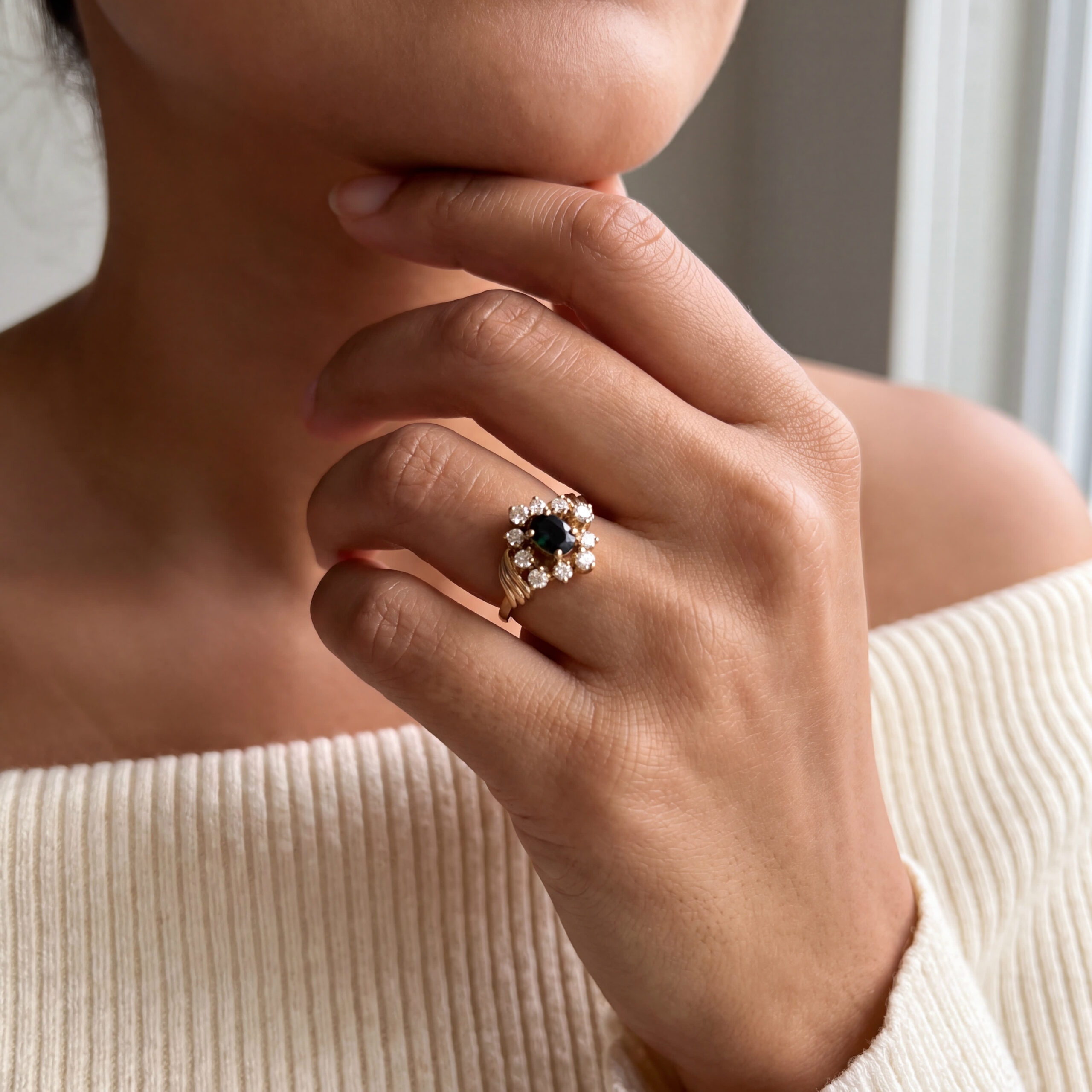 "Crown of Blue" - Vintage Ring in 14kt Gelbgold mit Saphir & Brillanten - Juwelier Steiger