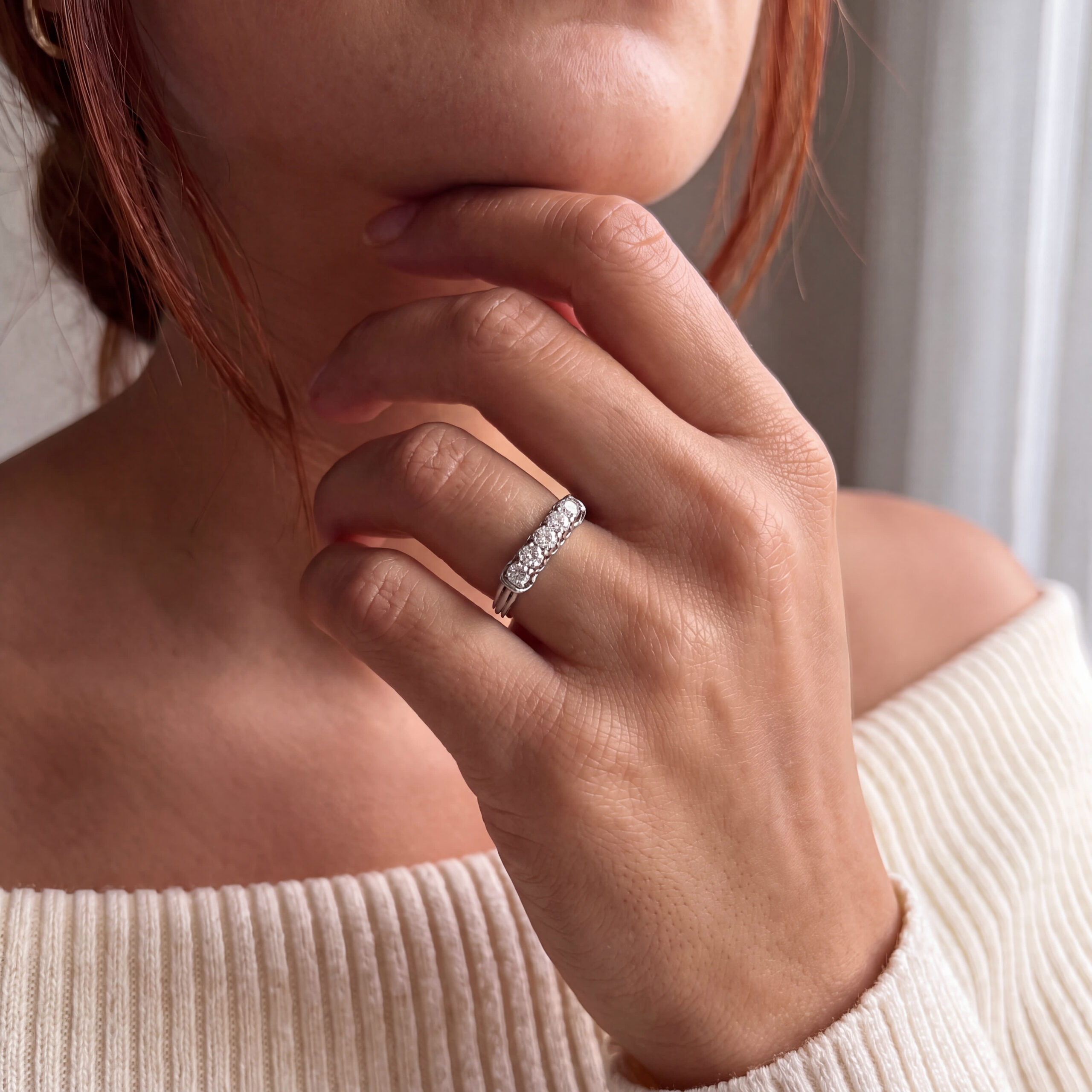 "Diamond Boulevard" - Vintage Ring 18 Karat Weißgold Ring mit Peridot Stein - Juwelier Steiger