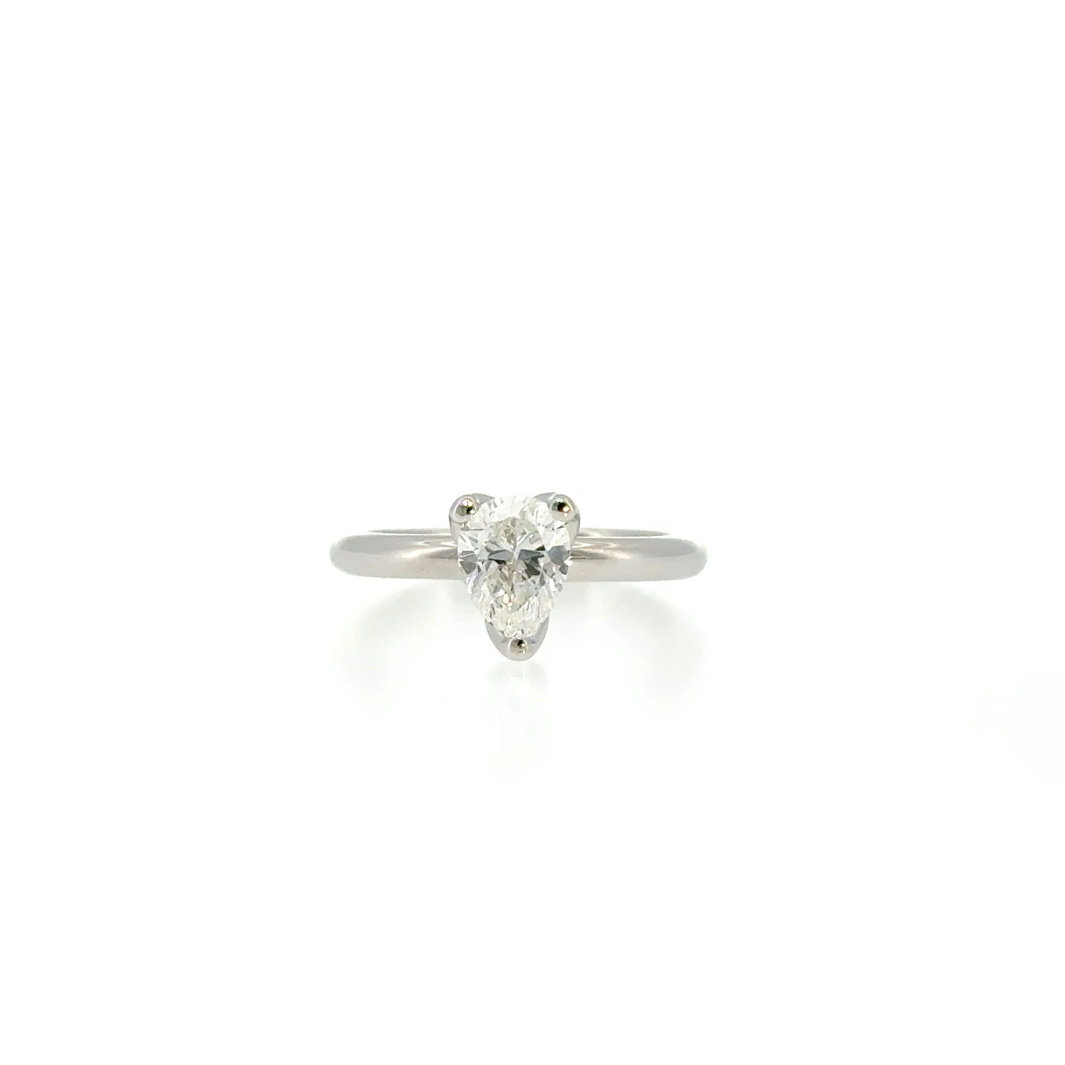 "Drop of Love" - Moderner Ring in 18kt Weißgold mit Diamant im Tropfenschliff 1,01ct - Juwelier Steiger