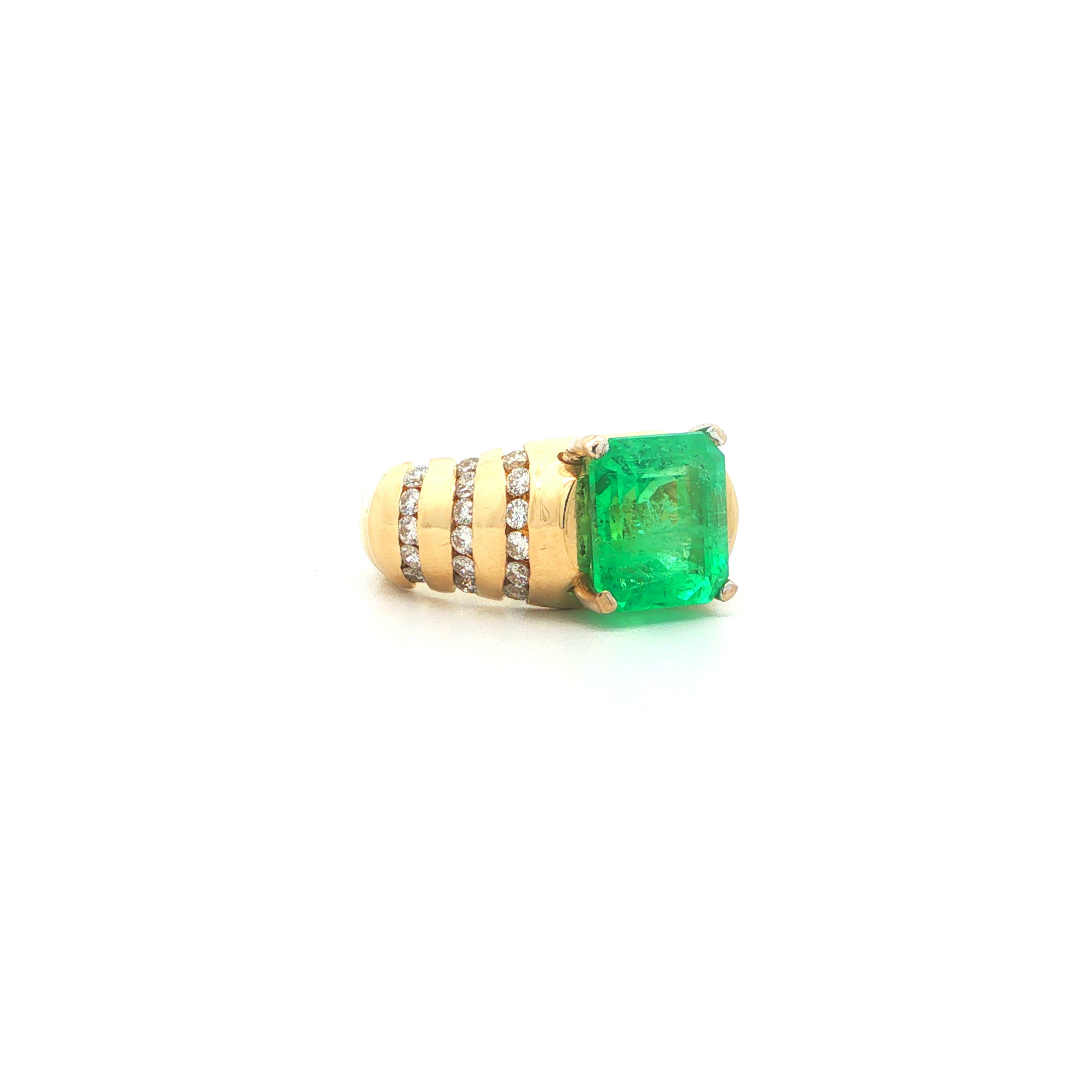 "Emerald Majesty" - Vintage Ring in 18kt Gelbgold mit Smaragd & Brillanten - Juwelier Steiger