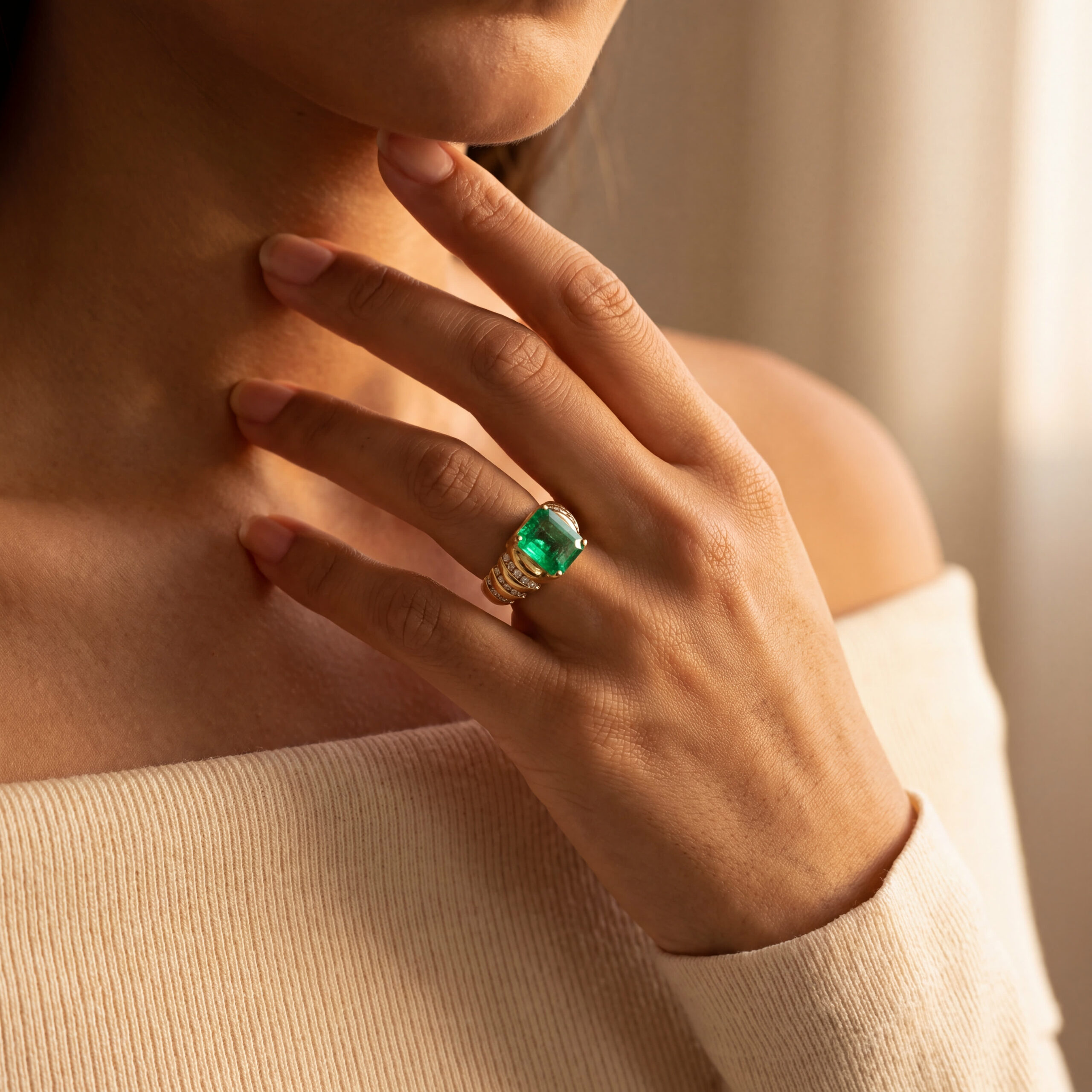 "Emerald Majesty" - Vintage Ring in 18kt Gelbgold mit Smaragd & Brillanten - Juwelier Steiger