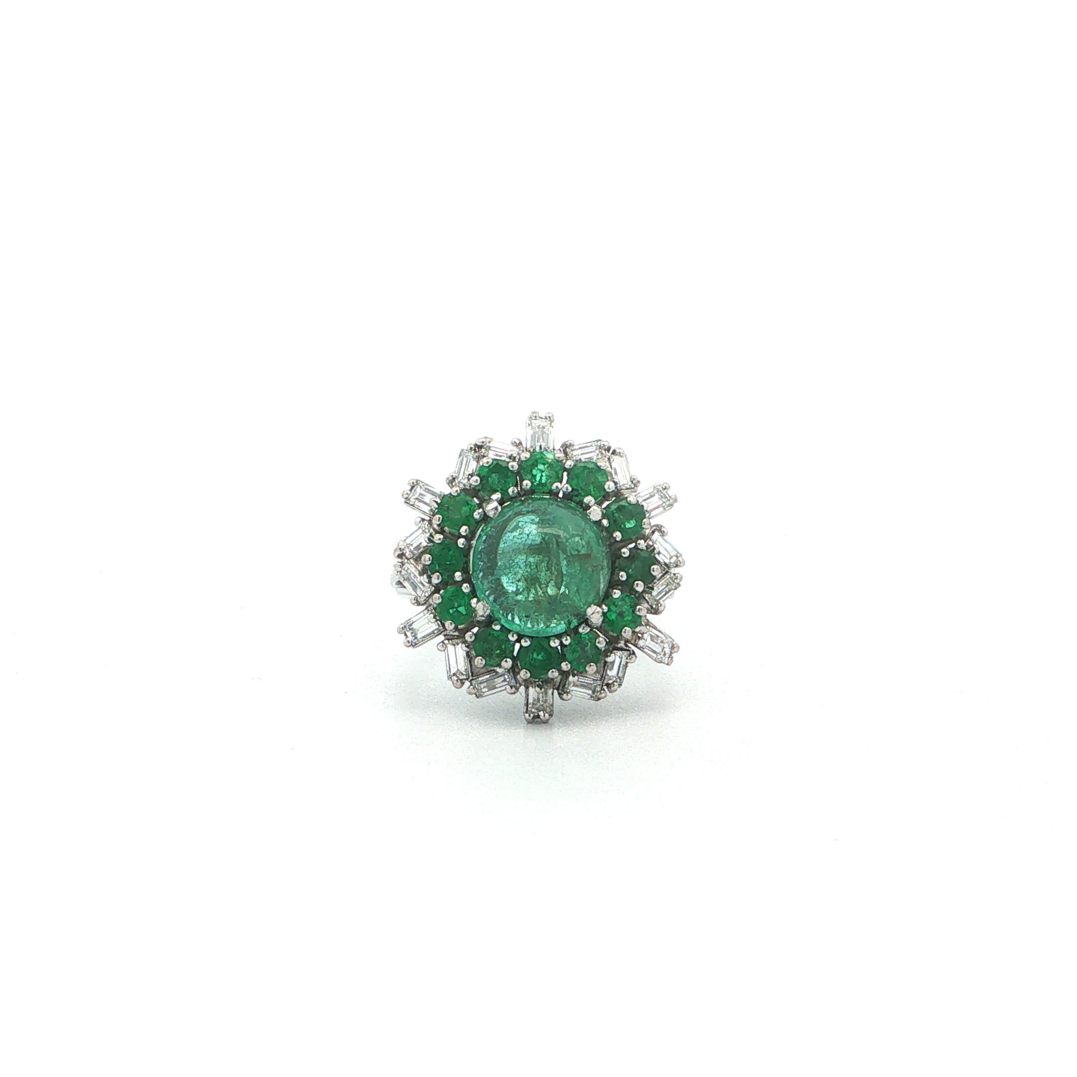 "Emerald Sunburst" - Vintage Ring in 18kt Weißgold mit Smaragd Cabochon & Diamanten - Juwelier Steiger