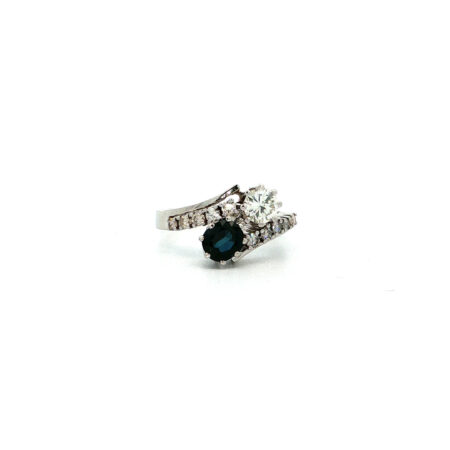 "Ewige Treue" - Vintage Toi et Moi Ring in 14kt Weißgold mit blauem Saphir & Brillant - Juwelier Steiger