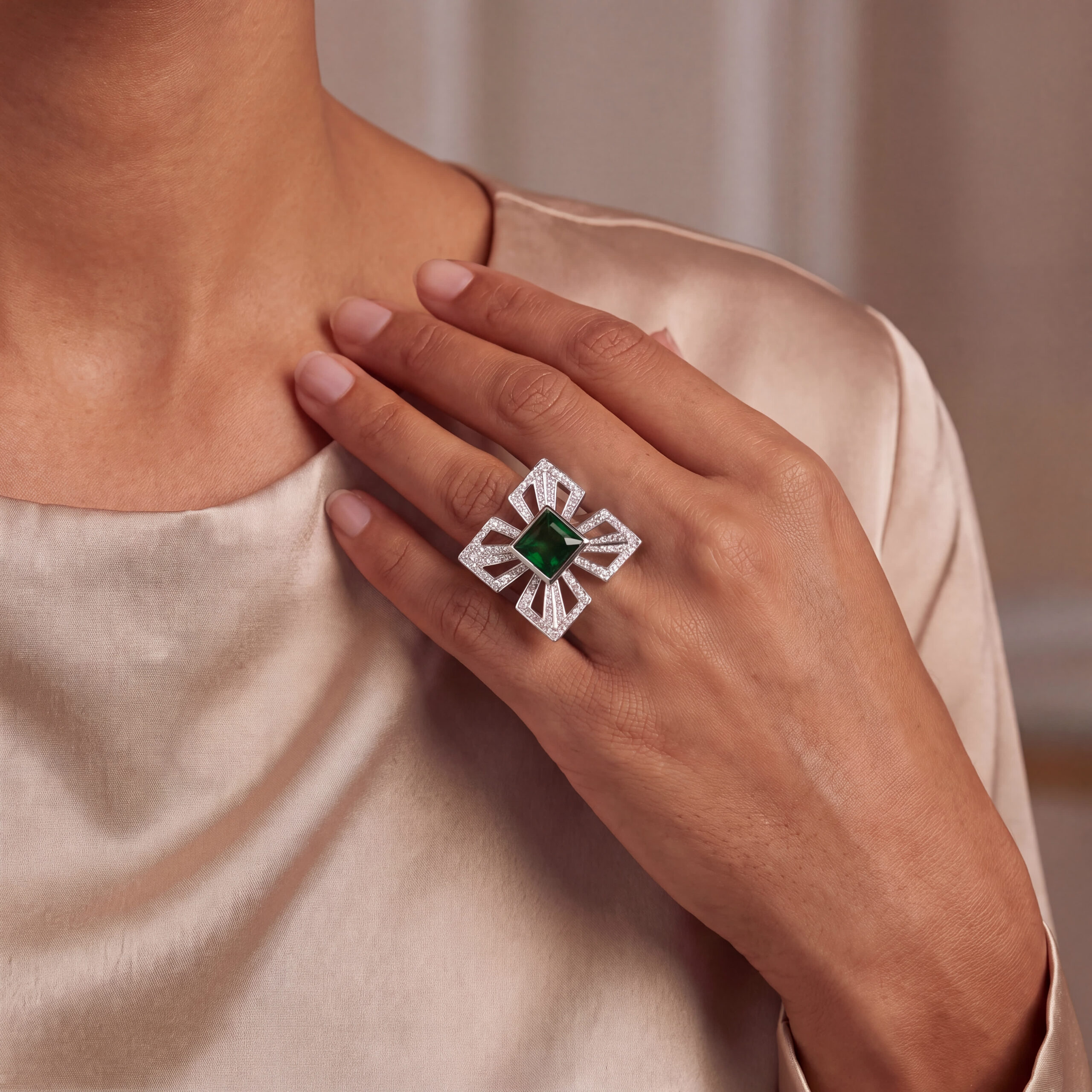 "Green Geometry" - Vintage Ring in 18kt Weißgold mit grünem Turmalin & Brillanten - Juwelier Steiger
