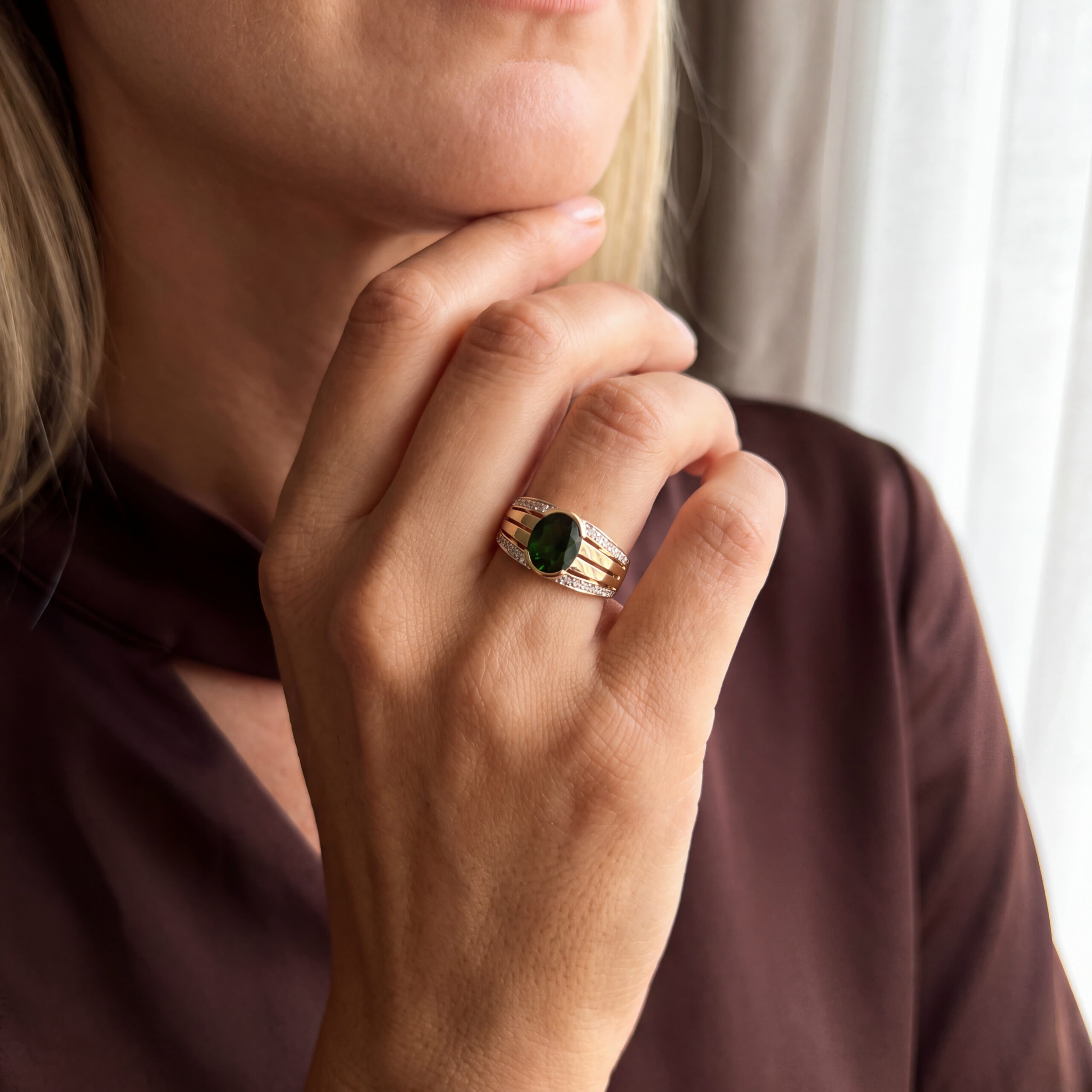 "Green Icon" - Vintage Ring in 14kt Gelbgold mit Turmalin & Diamanten - Juwelier Steiger