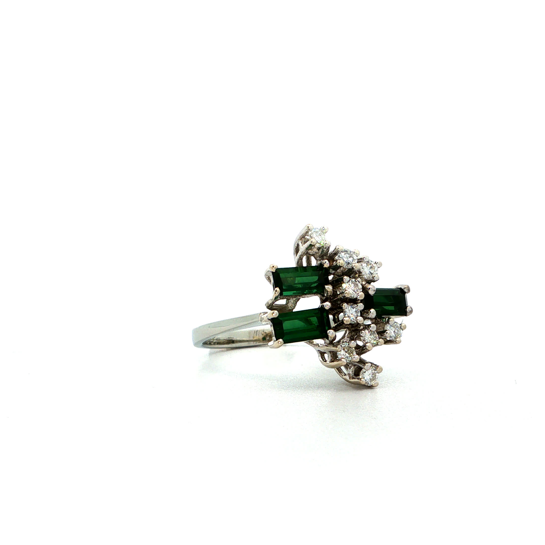 "Green Symphony" - Vintage Ring in 18kt Weißgold mit Turmalinen - Juwelier Steiger