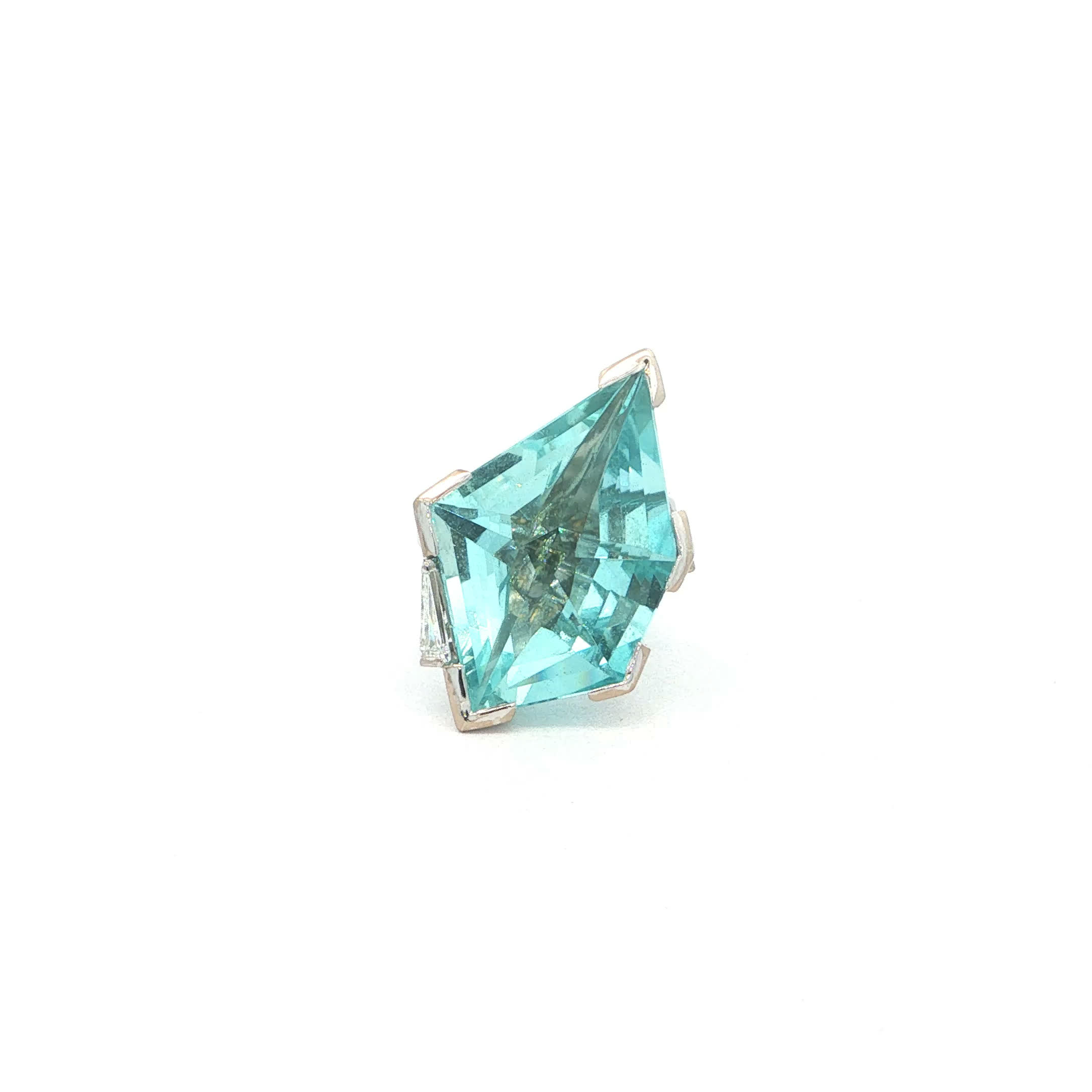 "Ice Blue" - Vintage Aquamarin Ring in 14kt Weißgold mit Diamant Trapez - Juwelier Steiger