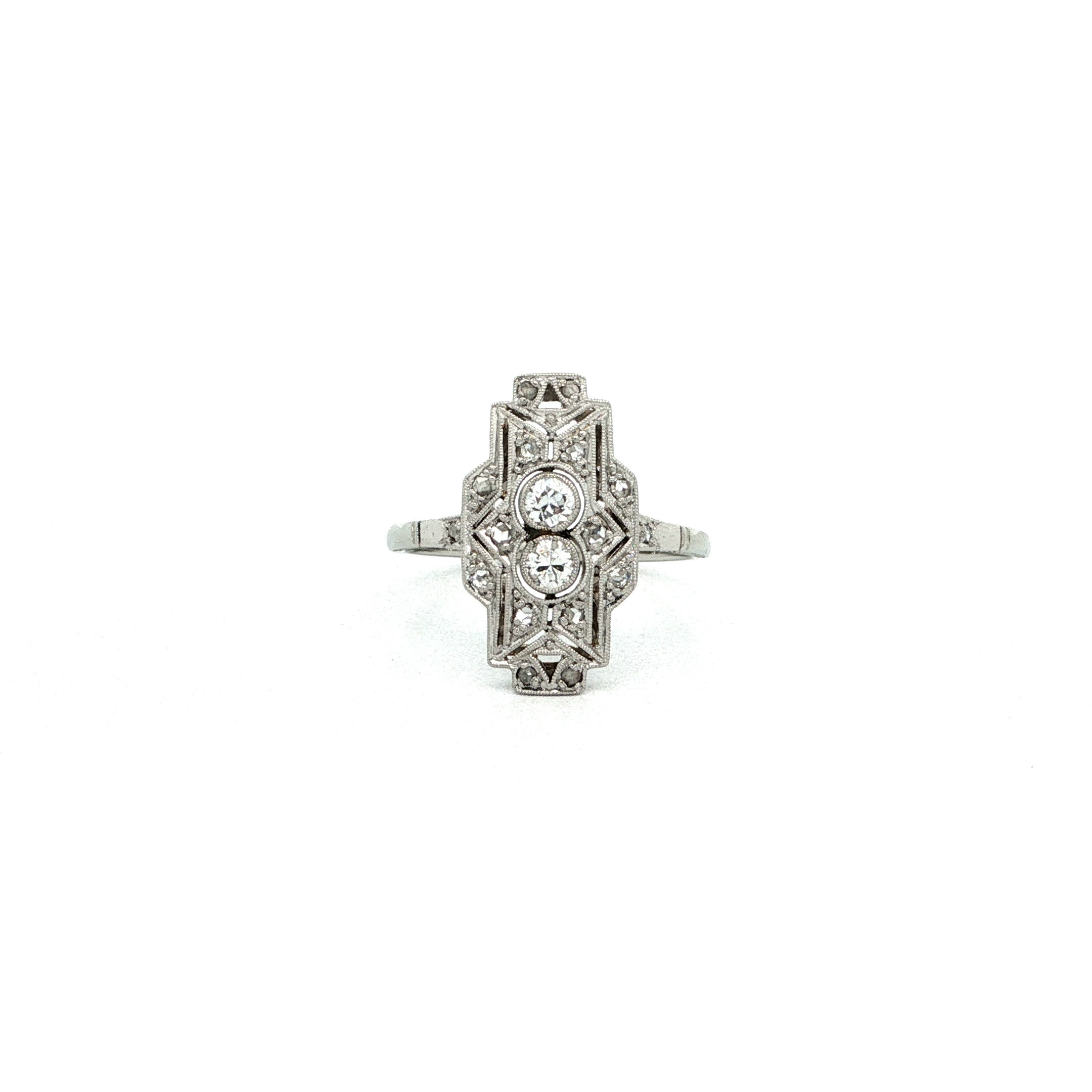 "It´s Art Déco" - Antiker Ring in 14kt Weißgold mit Diamanten - Juwelier Steiger