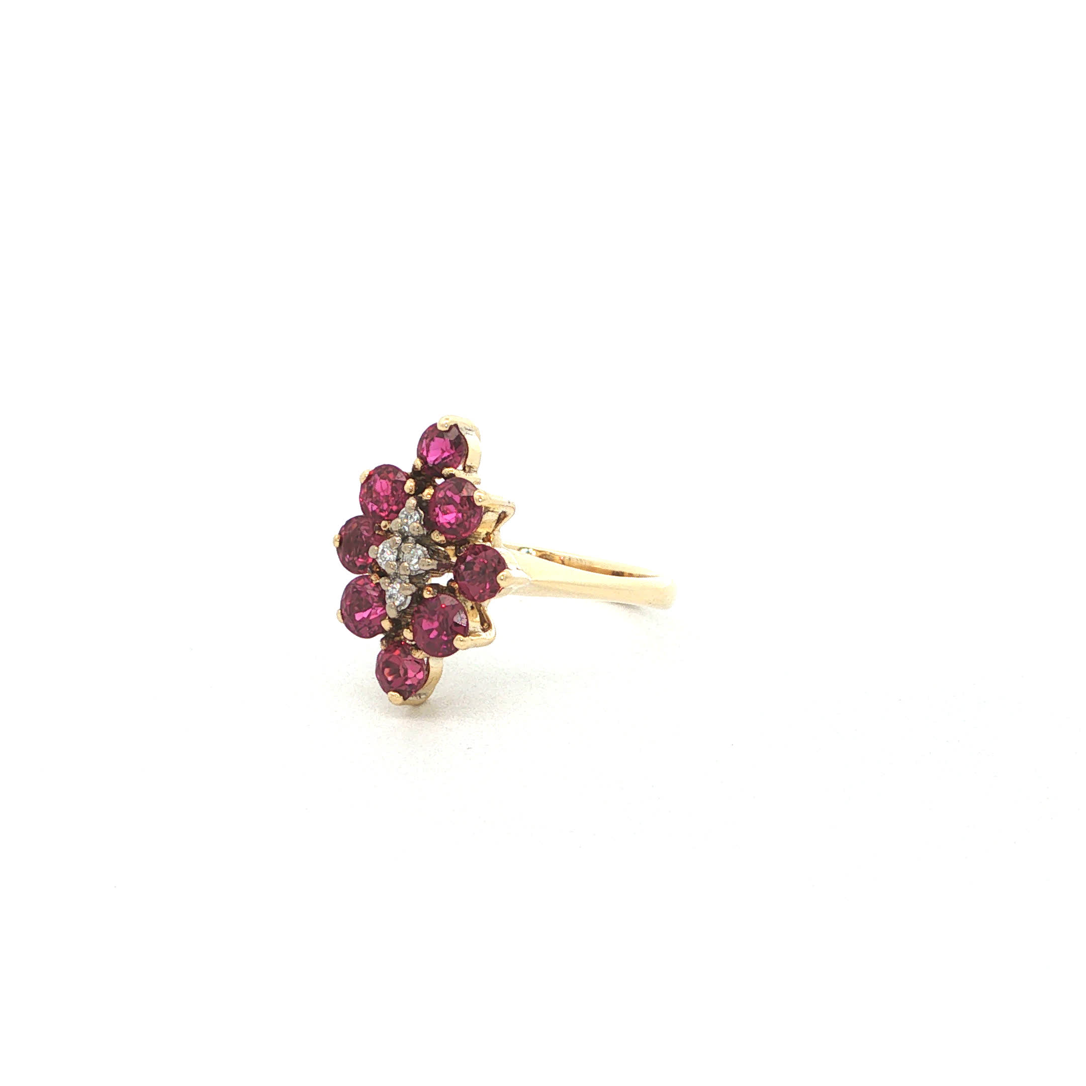 "La Vie en Rouge" - Vintage Ring in 14kt Gelbgold mit Rubin & Diamanten - Juwelier Steiger