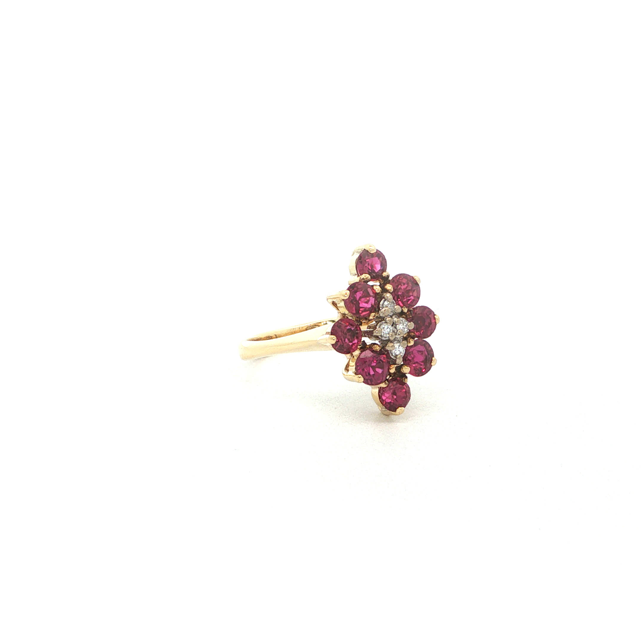 "La Vie en Rouge" - Vintage Ring in 14kt Gelbgold mit Rubin & Diamanten - Juwelier Steiger