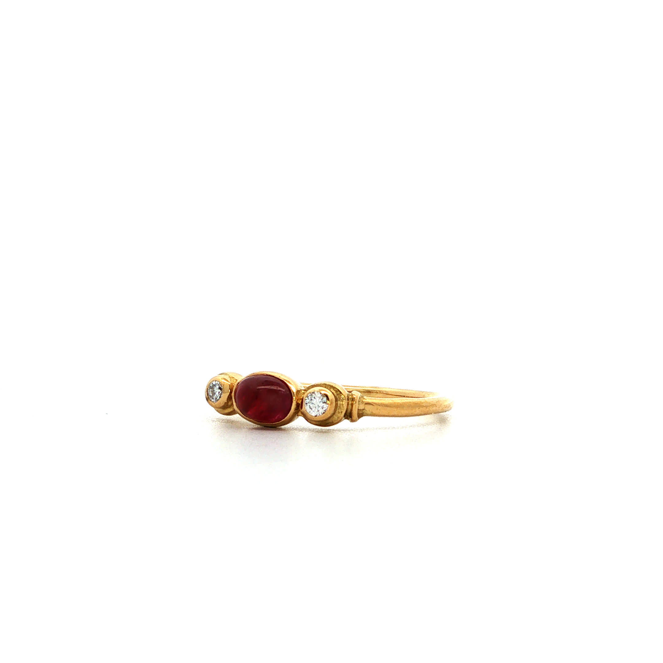 "Little Ruby" - Vintage Ring in 18kt Gelbgold mit Rubin & Brillanten - Juwelier Steiger