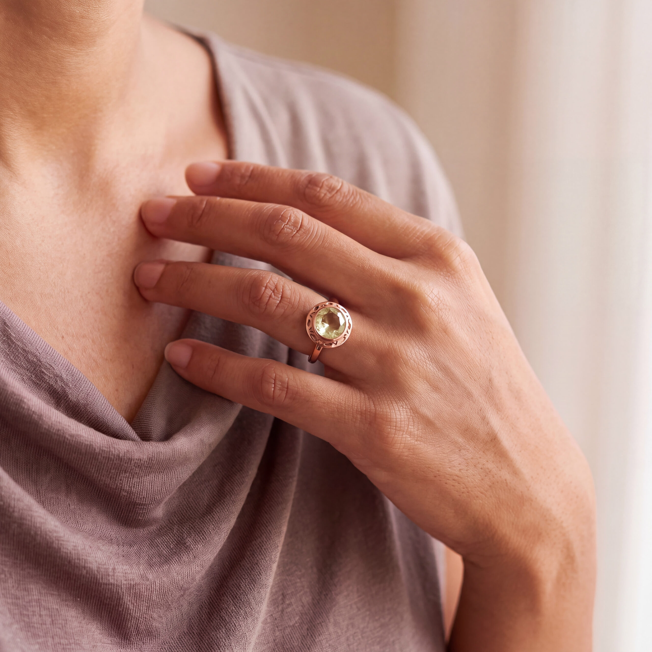 "Magic Eye"- Vintage Ring 14 Karat Gelbgold Ring mit Peridot Stein - Juwelier Steiger