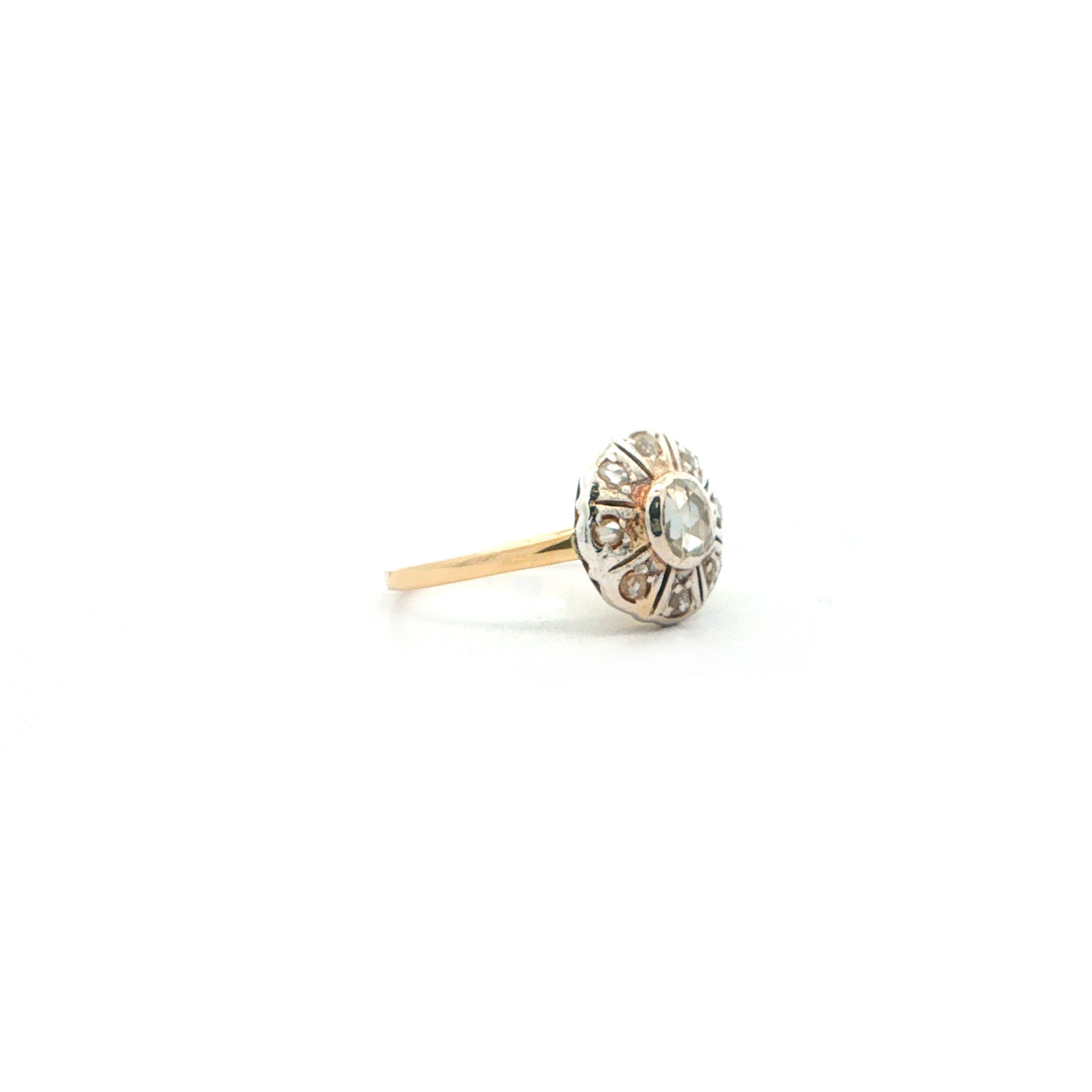 "Old Roses" - Antiker Ring in 14kt Gelbgold mit Diamantrosen - Juwelier Steiger