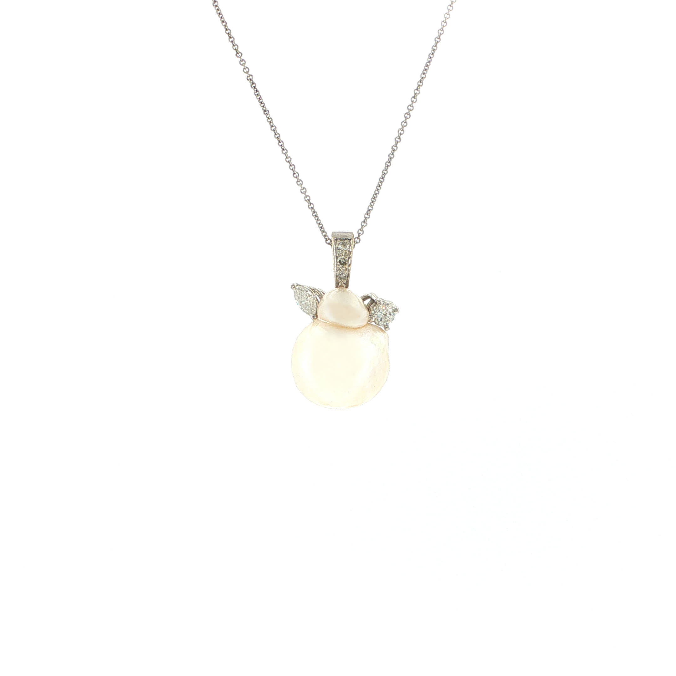 "Pearl Angel" - Moderner Anhänger in 18kt Weißgold mit Perle & Diamanten - Juwelier Steiger