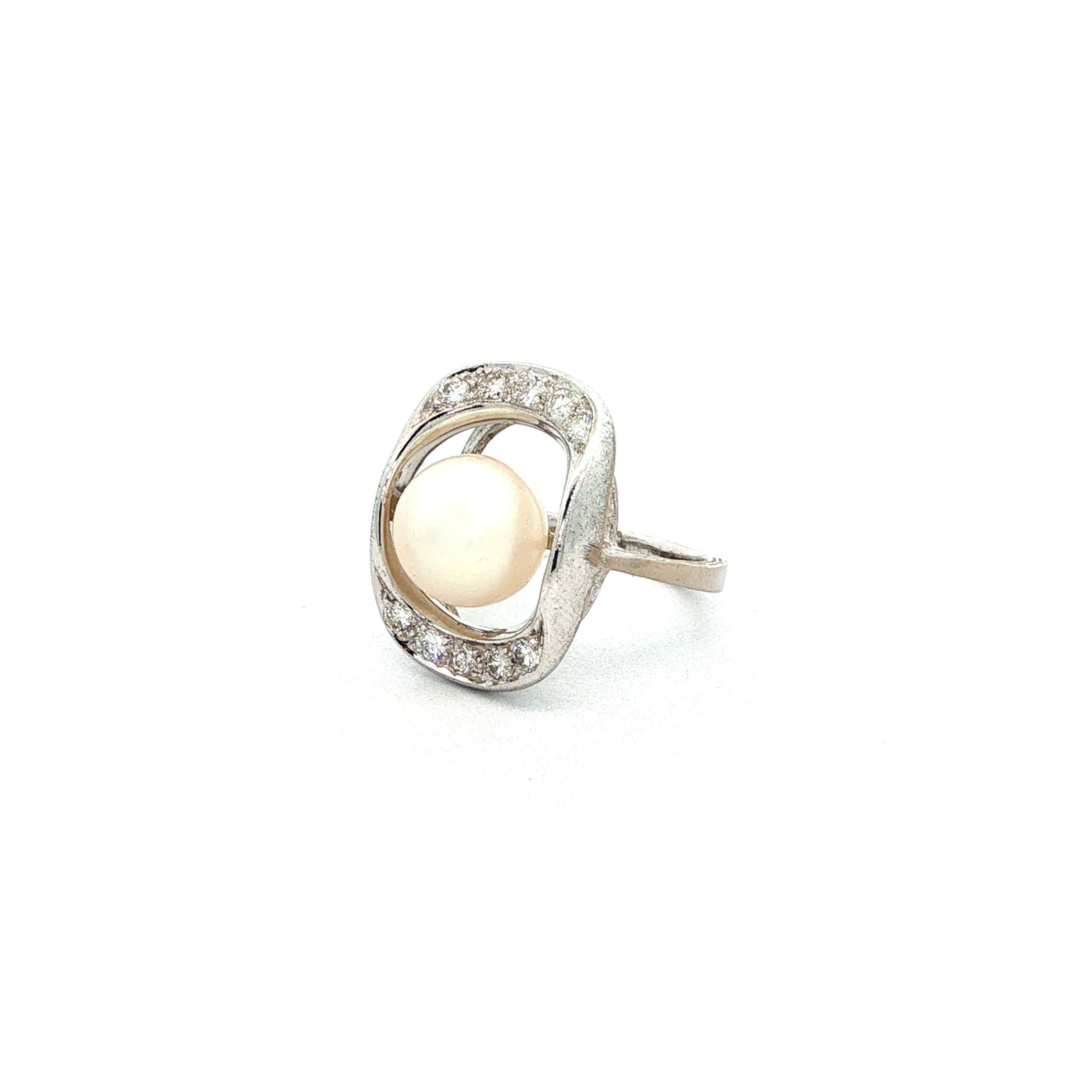"Pearl in the Frame" - Vintage Ring aus 14kt Weißgold mit Perle & Brillanten - Juwelier Steiger