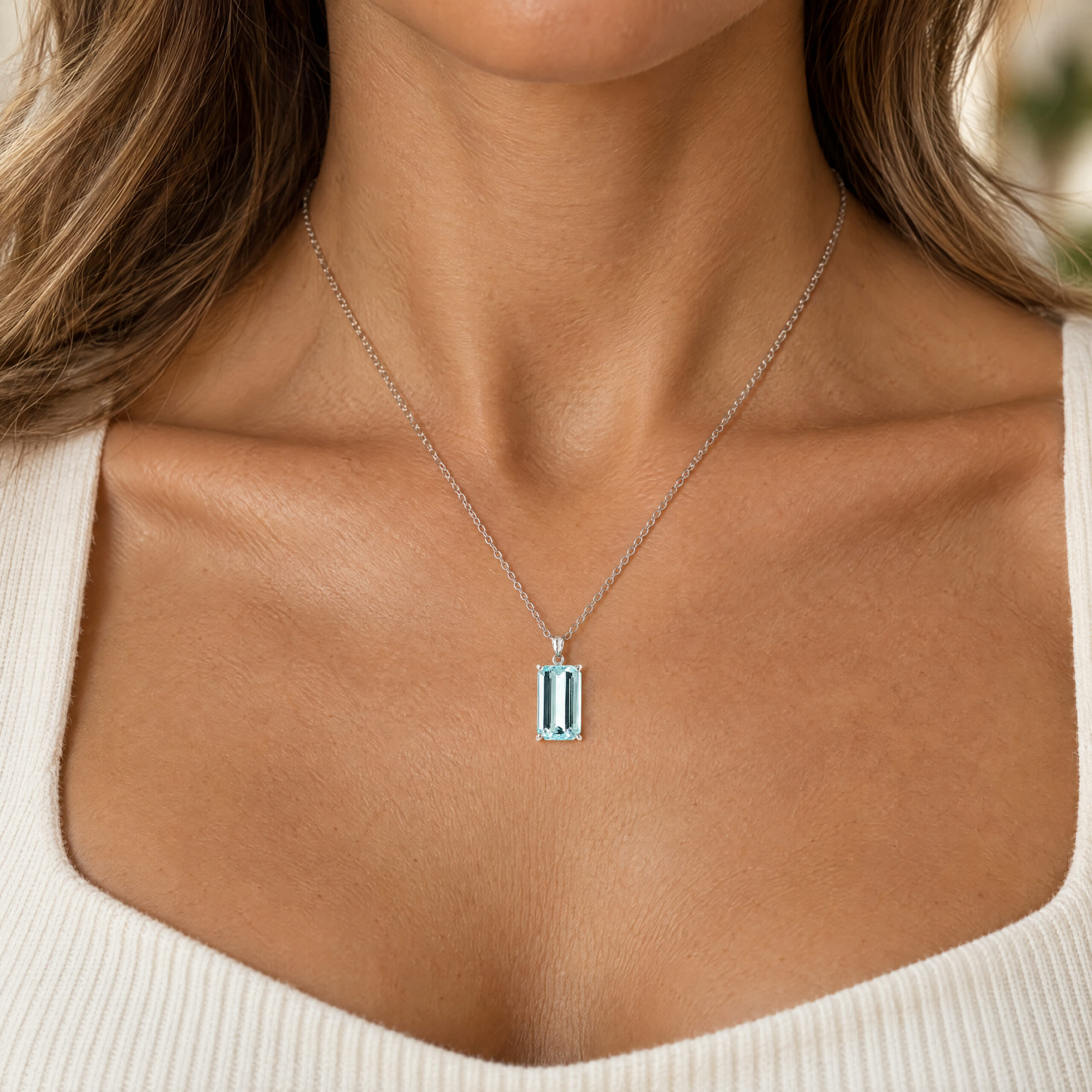 "Pure Aqua" - Vintage Kette mit Anhänger in 18kt Weißgold mit Aquamarin - Juwelier Steiger