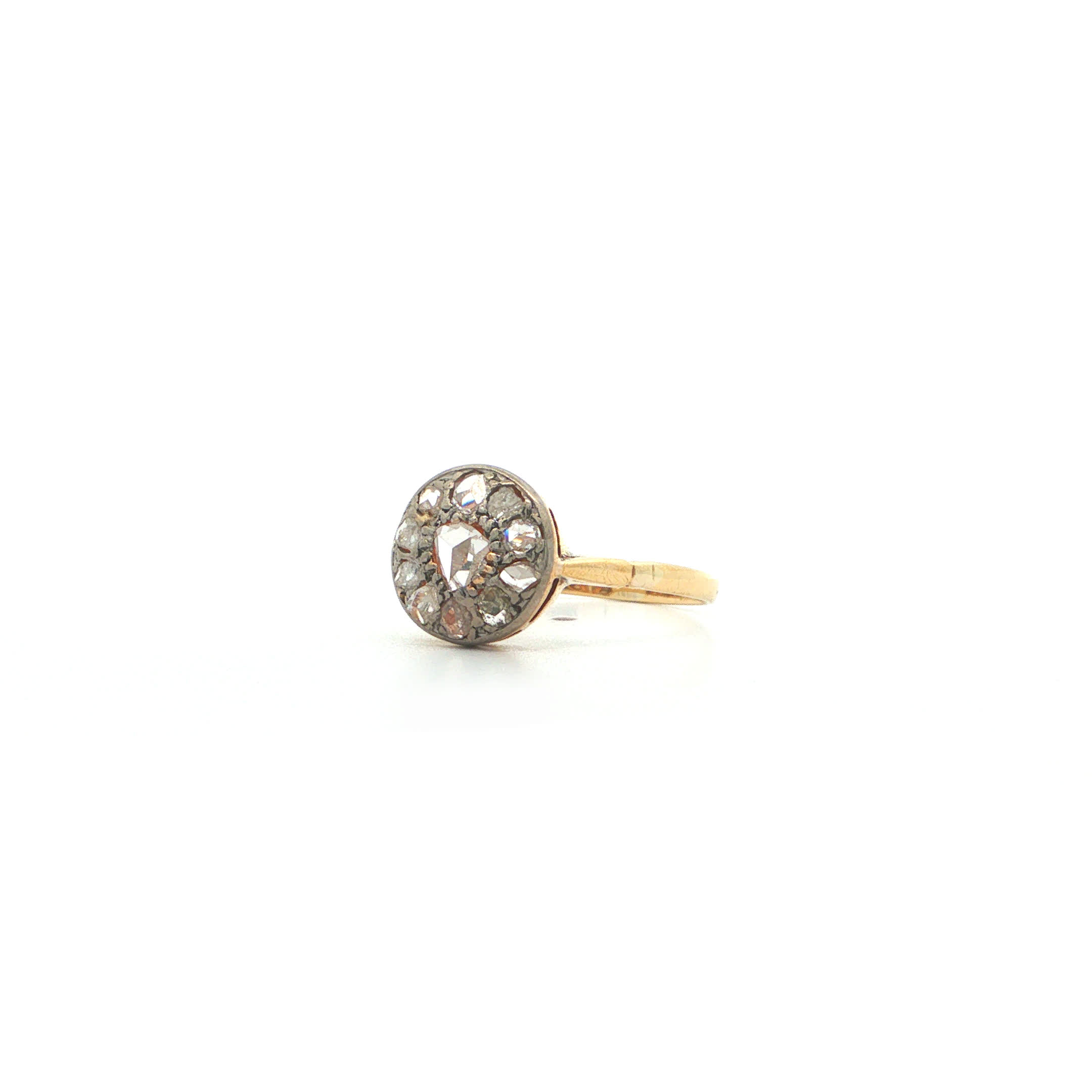 "Roses from the Past" - antiker Ring in 18kt Gelbgold mit Diamantrosen - Juwelier Steiger