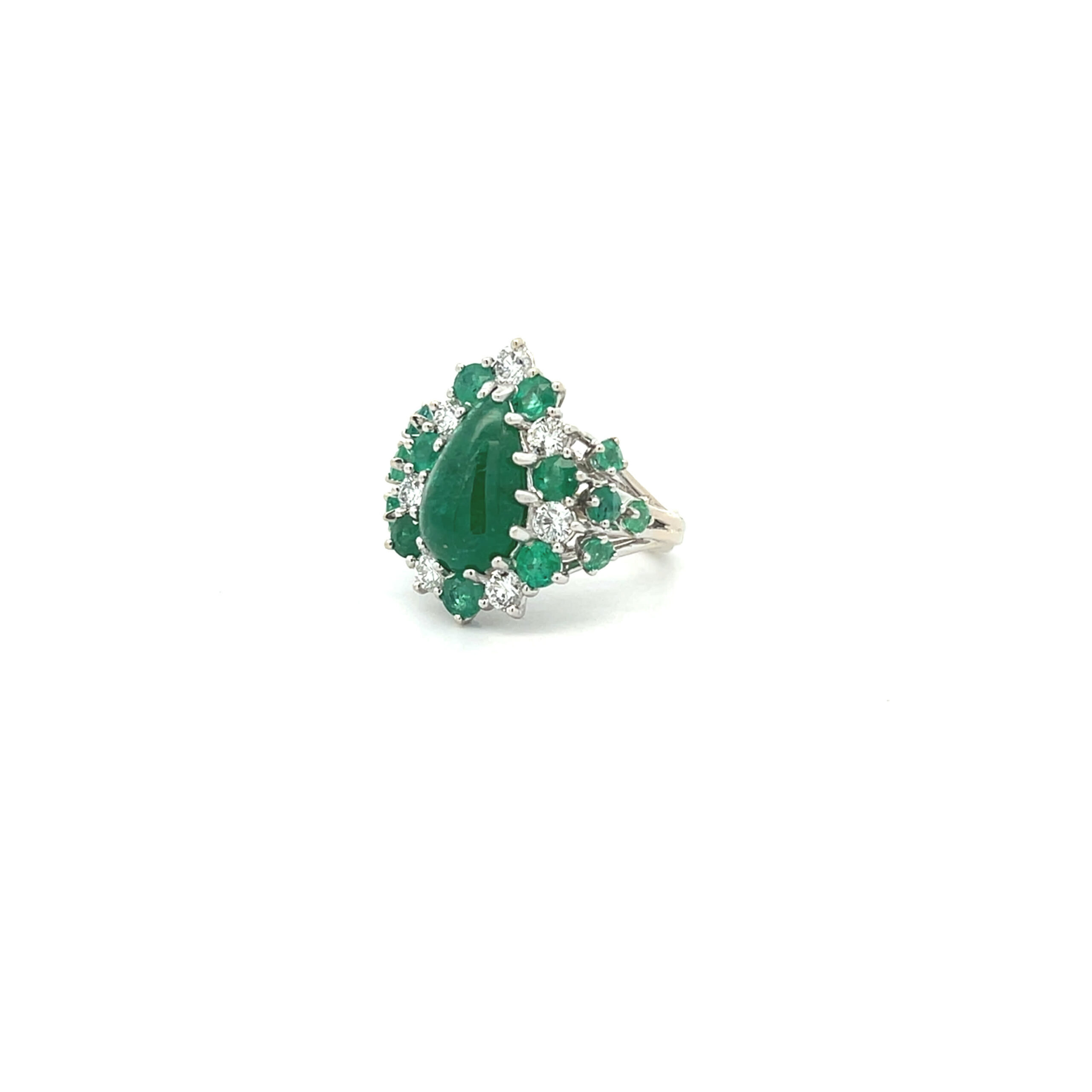 "Smaragdkönigin" - Vintage Ring in 14kt Weißgold mit Smaragd & Brillanten - Juwelier Steiger