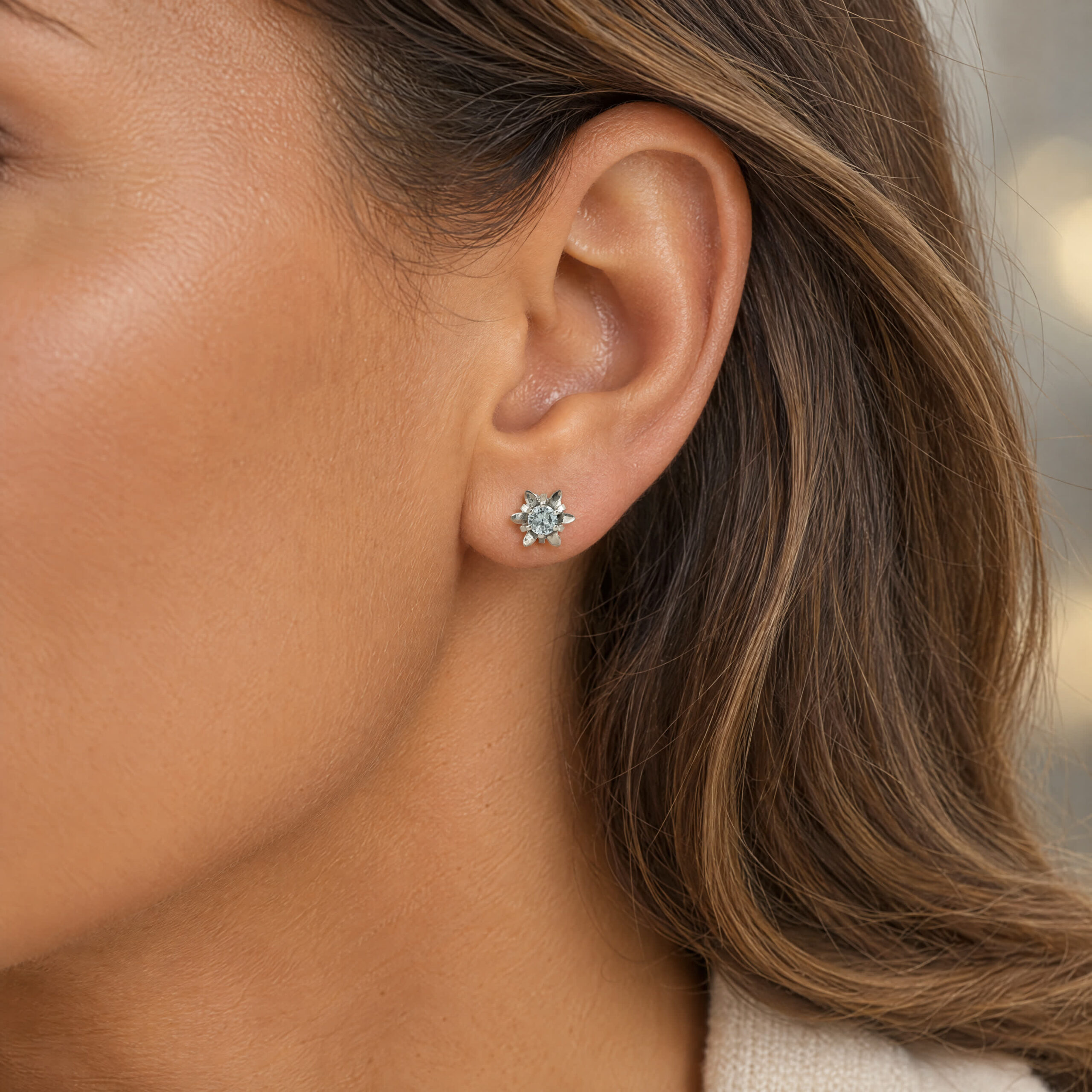 "Sparkling Stars" - Vintage Ohrstecker in 14kt Weißgold mit Diamanten im Altschliff zus. ca. 0,36ct - Juwelier Steiger