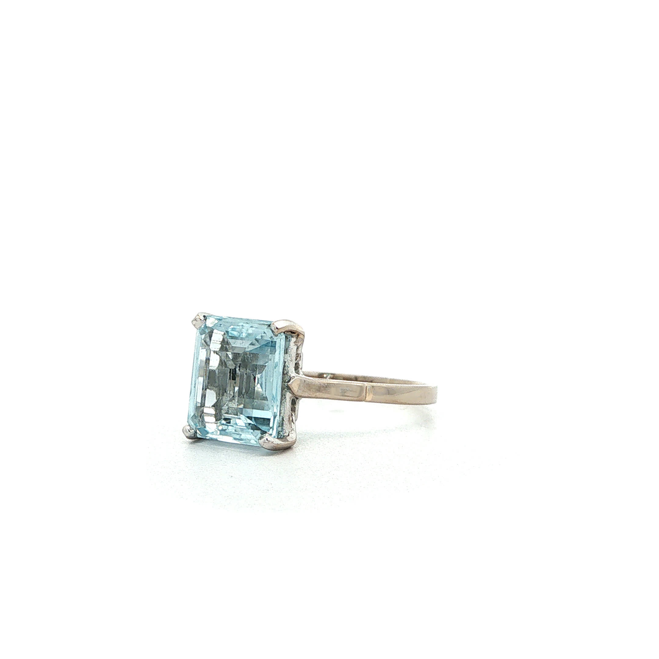"Sunset am Pool" Vintage Ring in18 Karat Weißgold mit Topaz - Juwelier Steiger