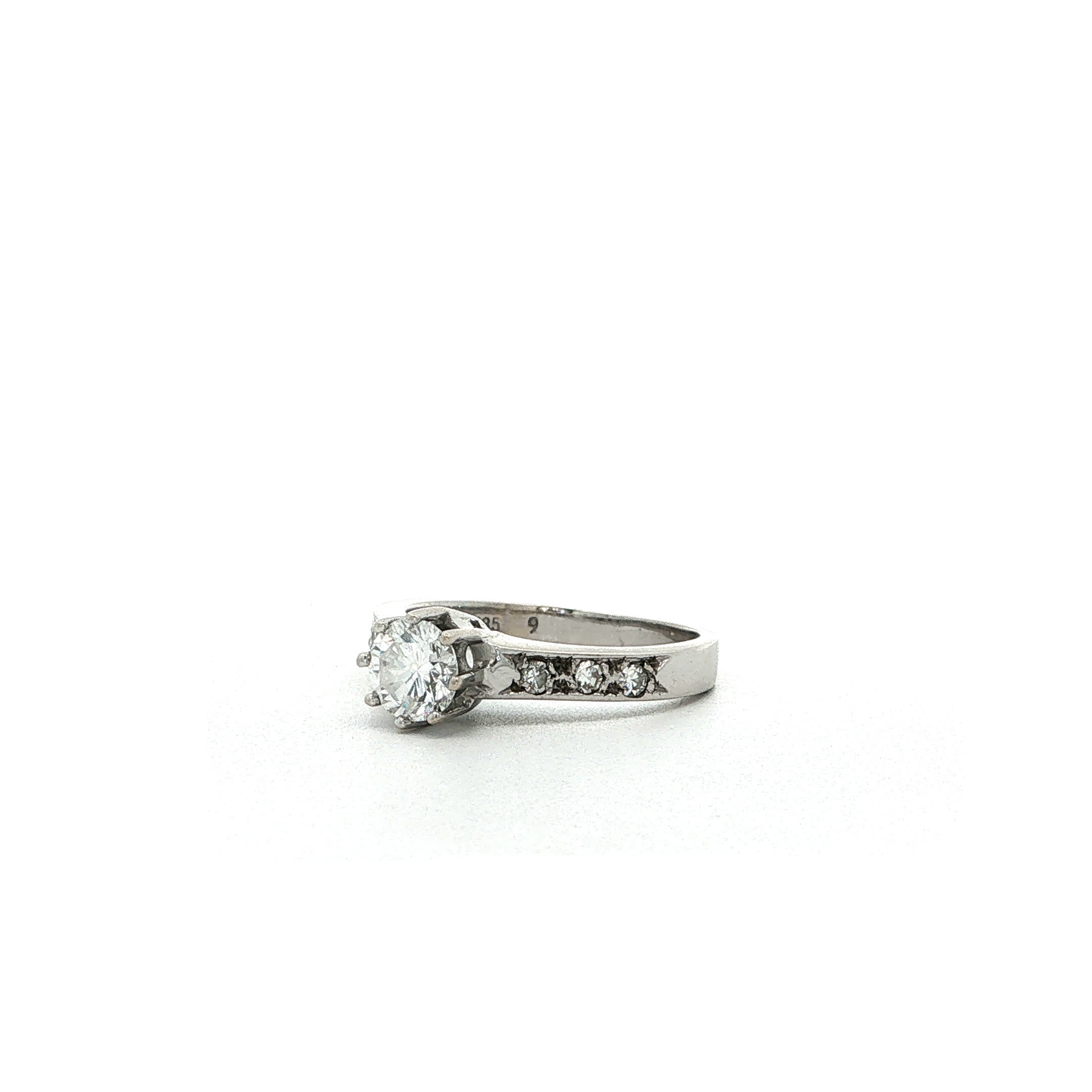 "Vintage Yes" Vintage Ring in 14 Karat Weißgold mit Brillant - Juwelier Steiger