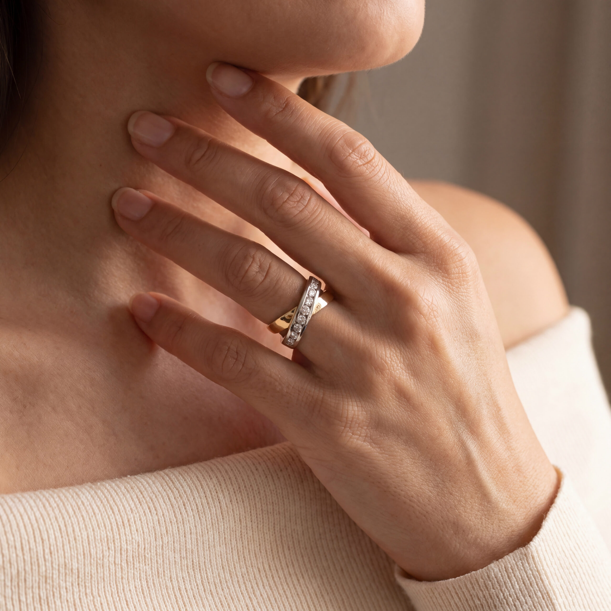 "White and Gold" Vintage Ring in 18 Karat Weißgold/Gelbgold mit Brillanten - Juwelier Steiger