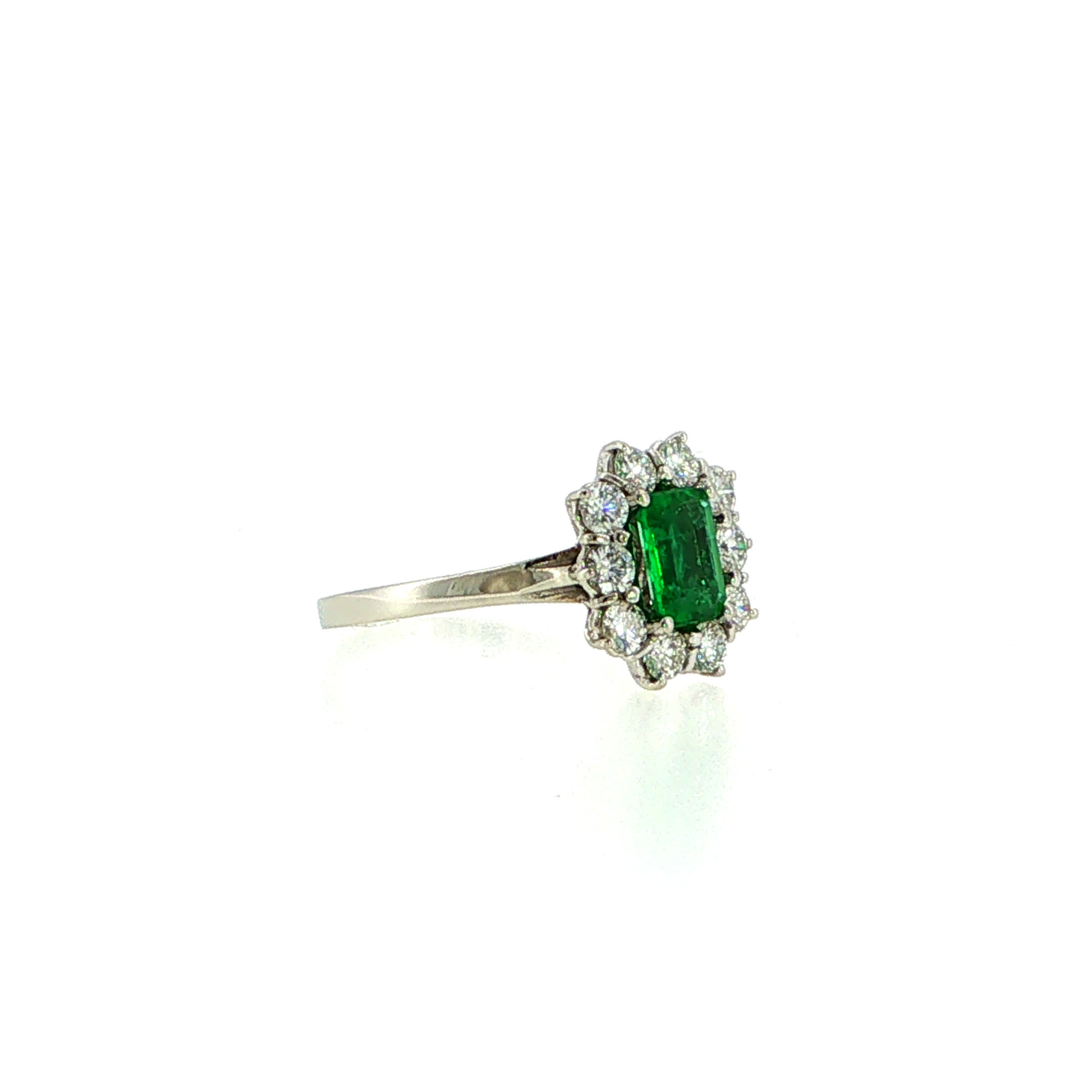 "1000 und 1 Nacht" - Vintage Ring in 14kt Weißgold mit Smaragd und Brillanten - Juwelier Steiger
