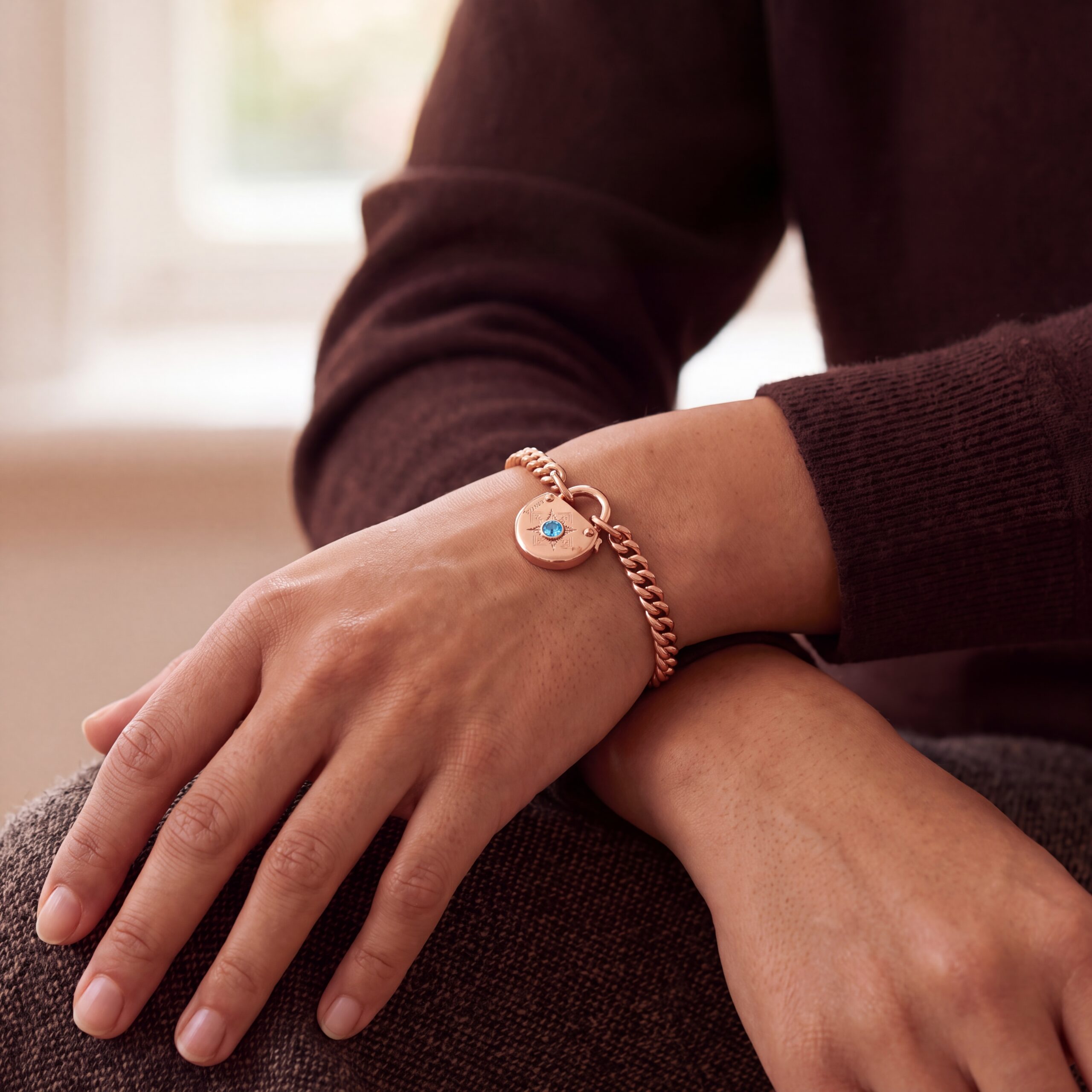 "Blue Lock" - Vintage Armband aus 18 Karat Roségold