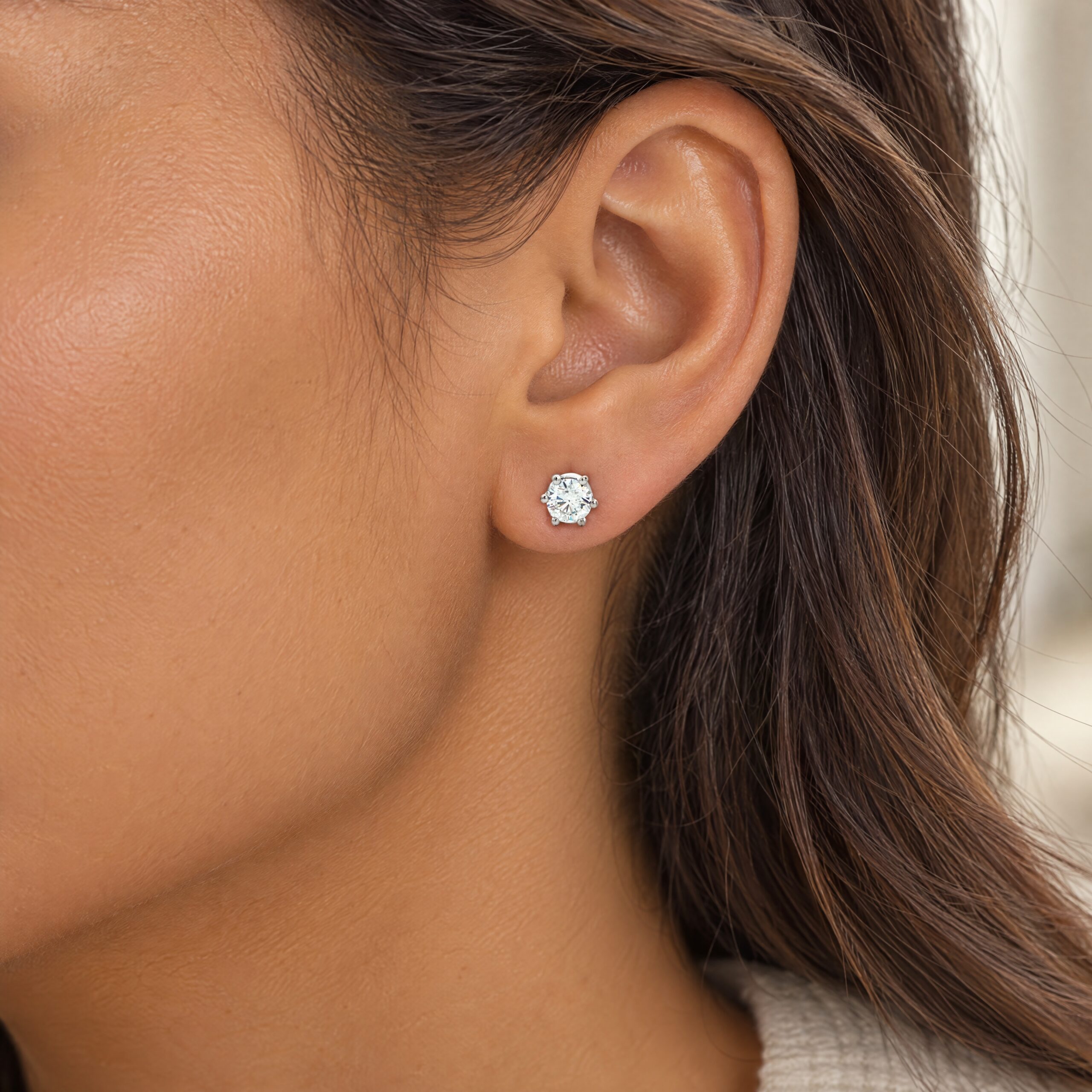 "Glow" Vintage Ohrstecker in 14kt Weißgold mit Diamanten
