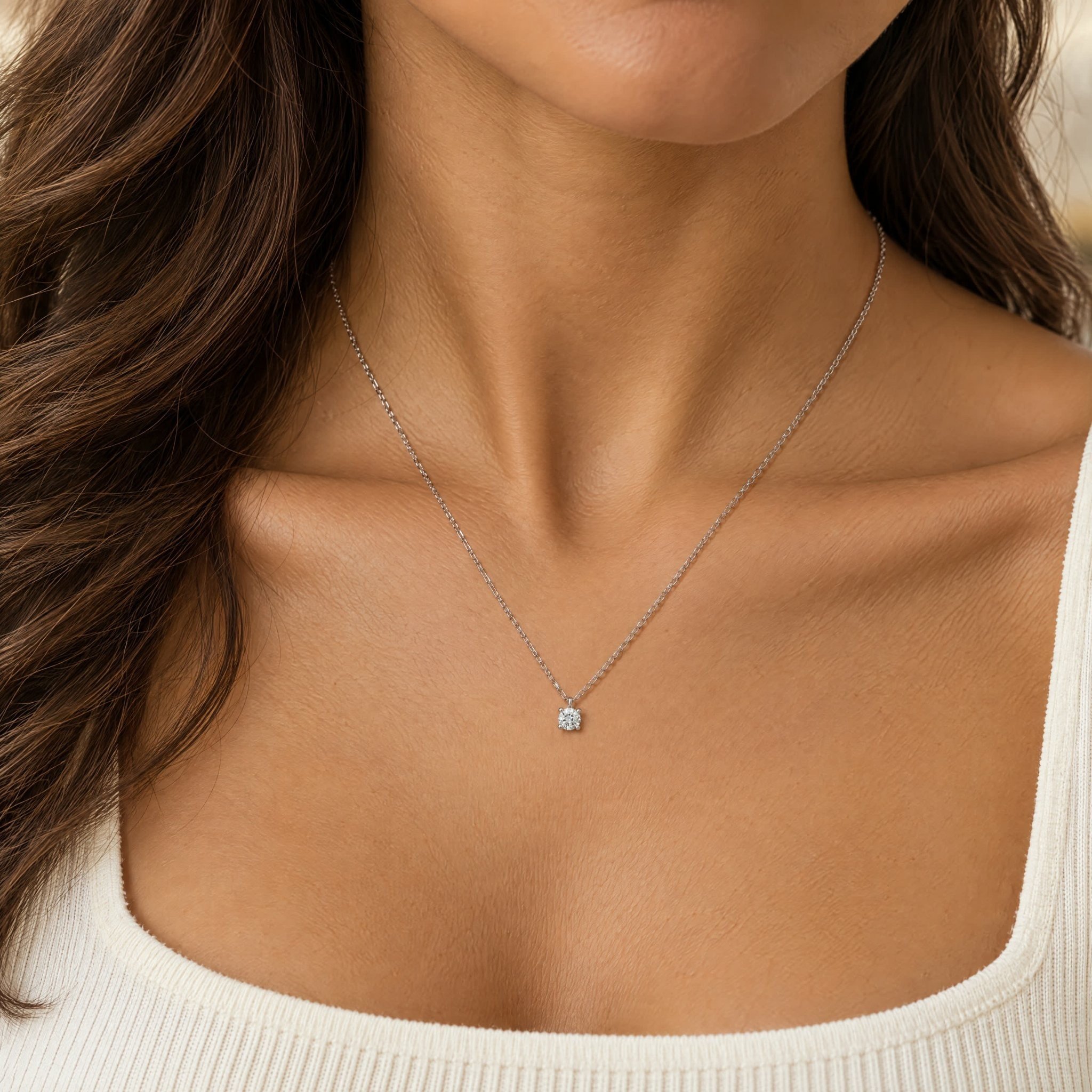 "A little piece of love" - Moderne Solitaire Kette mit Anhänger in 18 Karat Weißgold 0,25 ct.