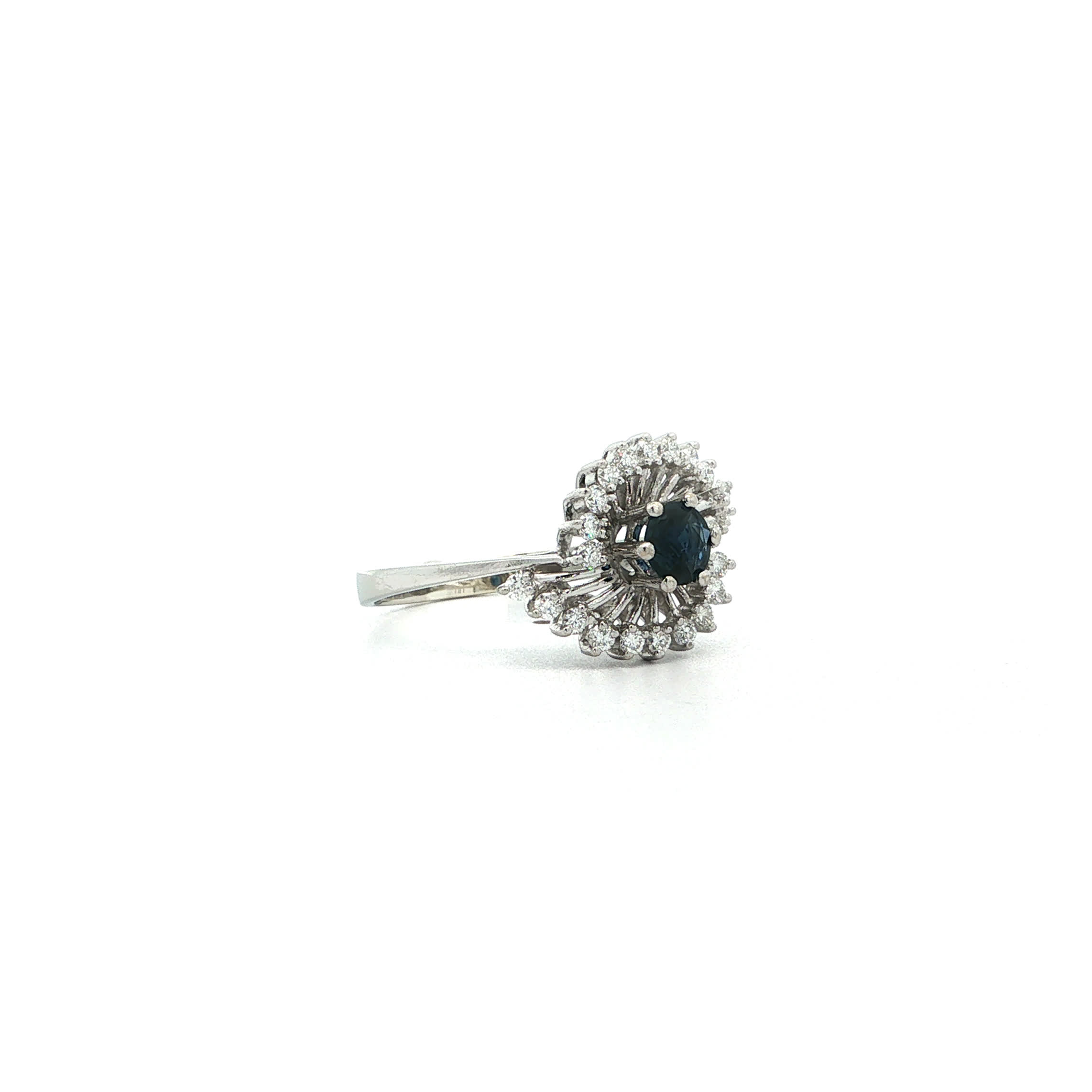 "Blue Karussell" - Vintage Ring in 14kt Weißgold mit Saphir und Brillanten - Juwelier Steiger