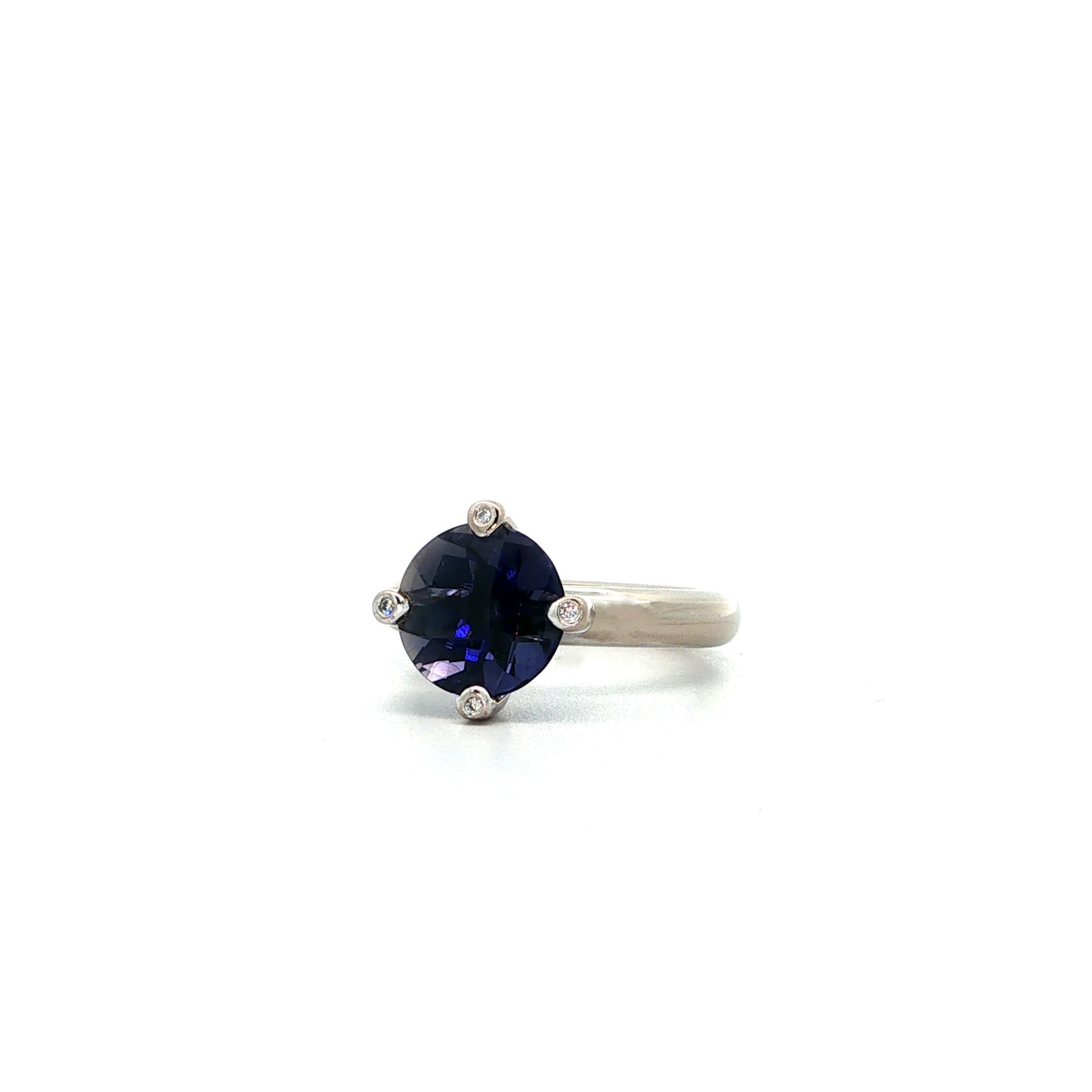 "Deap blue ocean" Vintage 18 Karat Weißgold Ring mit Tansanit