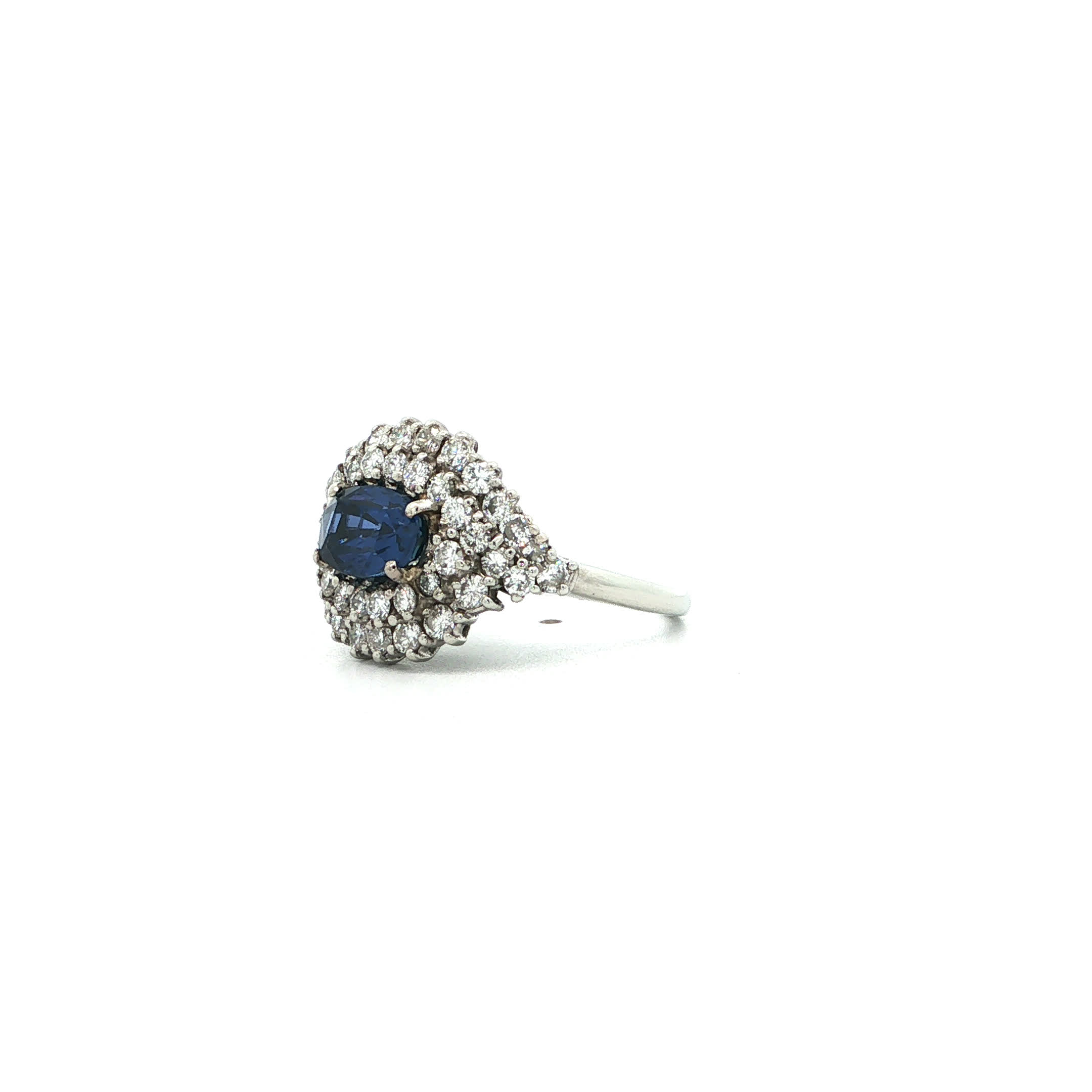 "Deap blue Ocean" - Vintage Ring in 18kt Weißgold mit Saphir und Brillanten - Juwelier Steiger