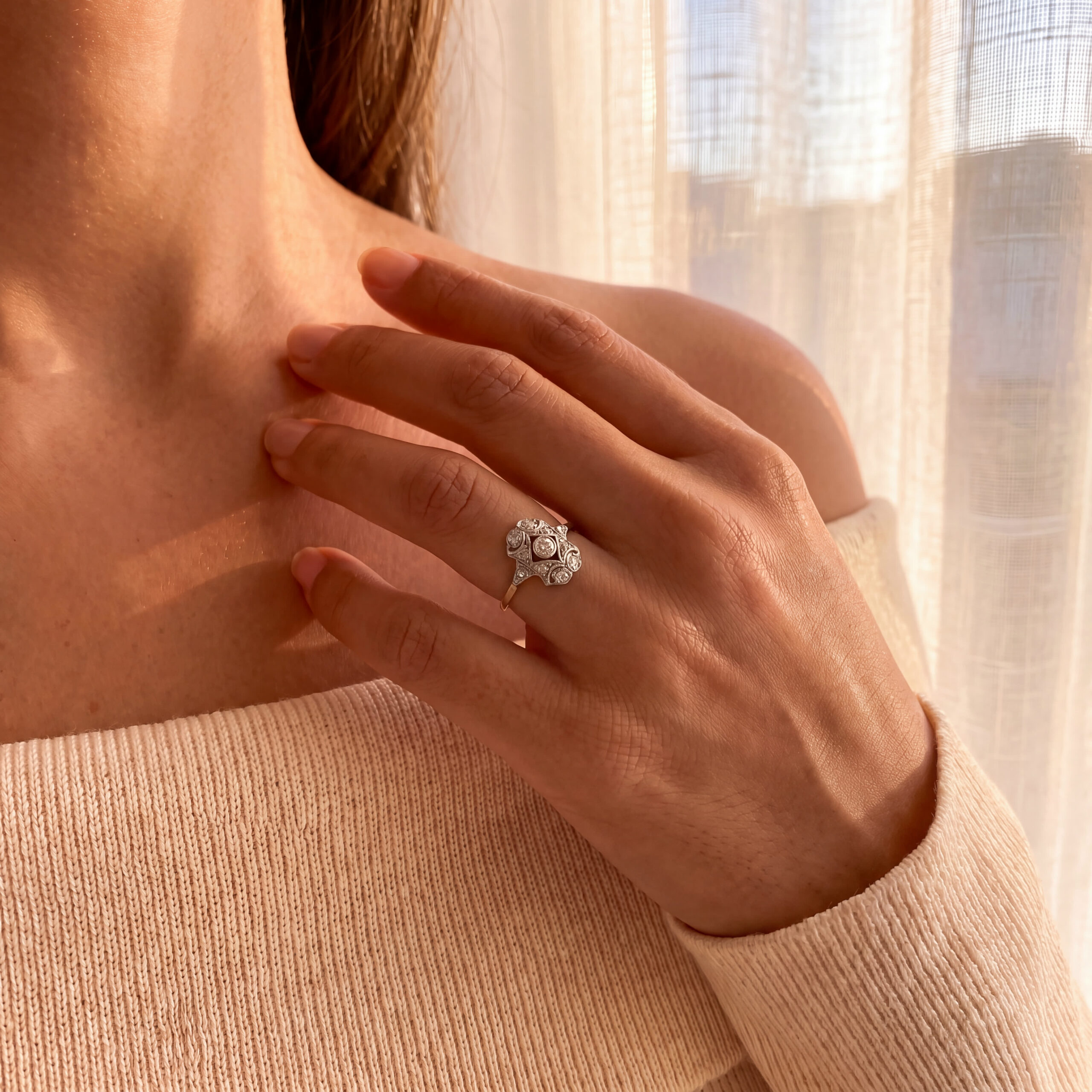 "Deco Darling" - Antiker Art Déco Ring mit Diamanten im Altschliff - Juwelier Steiger