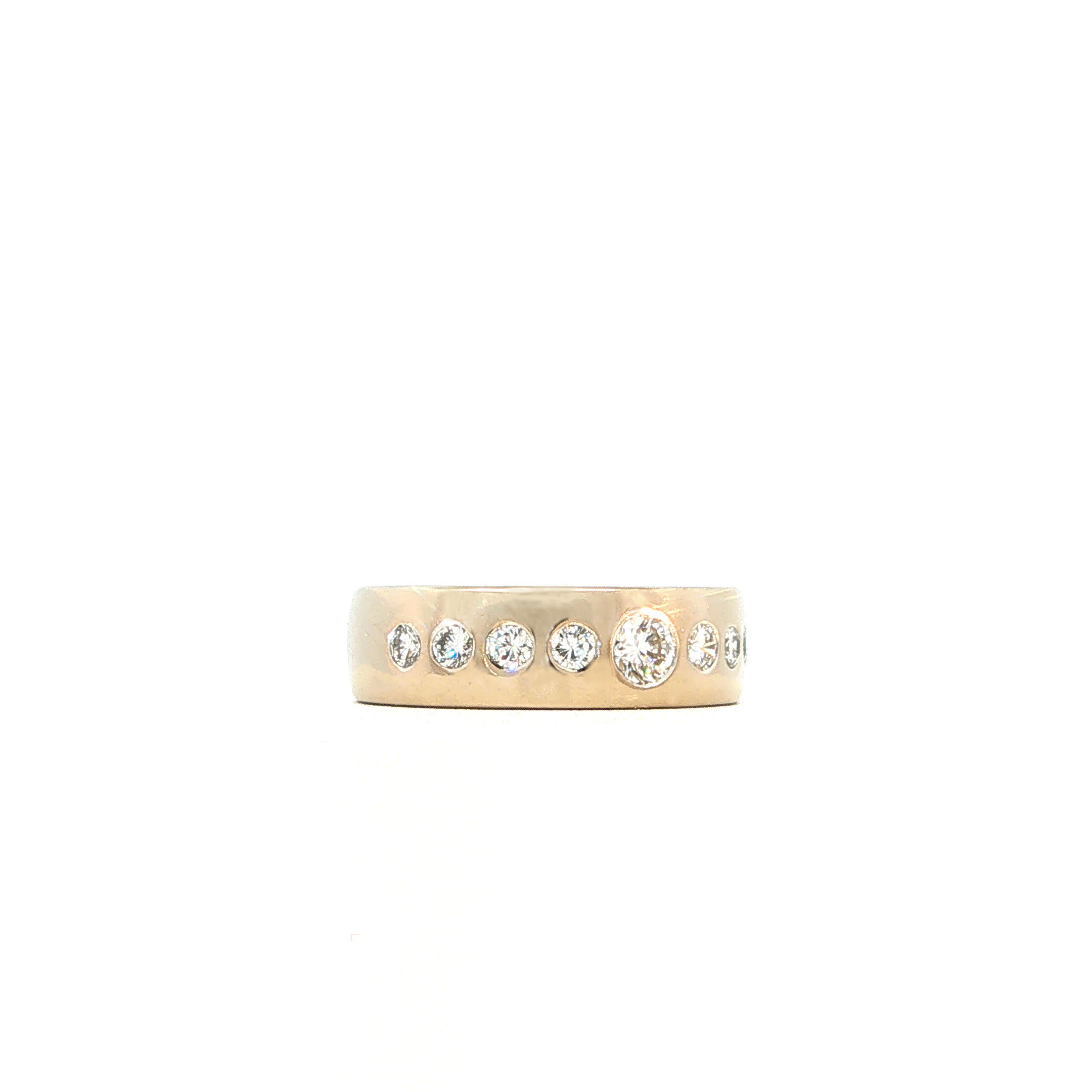 "Diamond Boulevard" - Moderner Bandring in 14kt Weißgold mit Brillanten - Juwelier Steiger