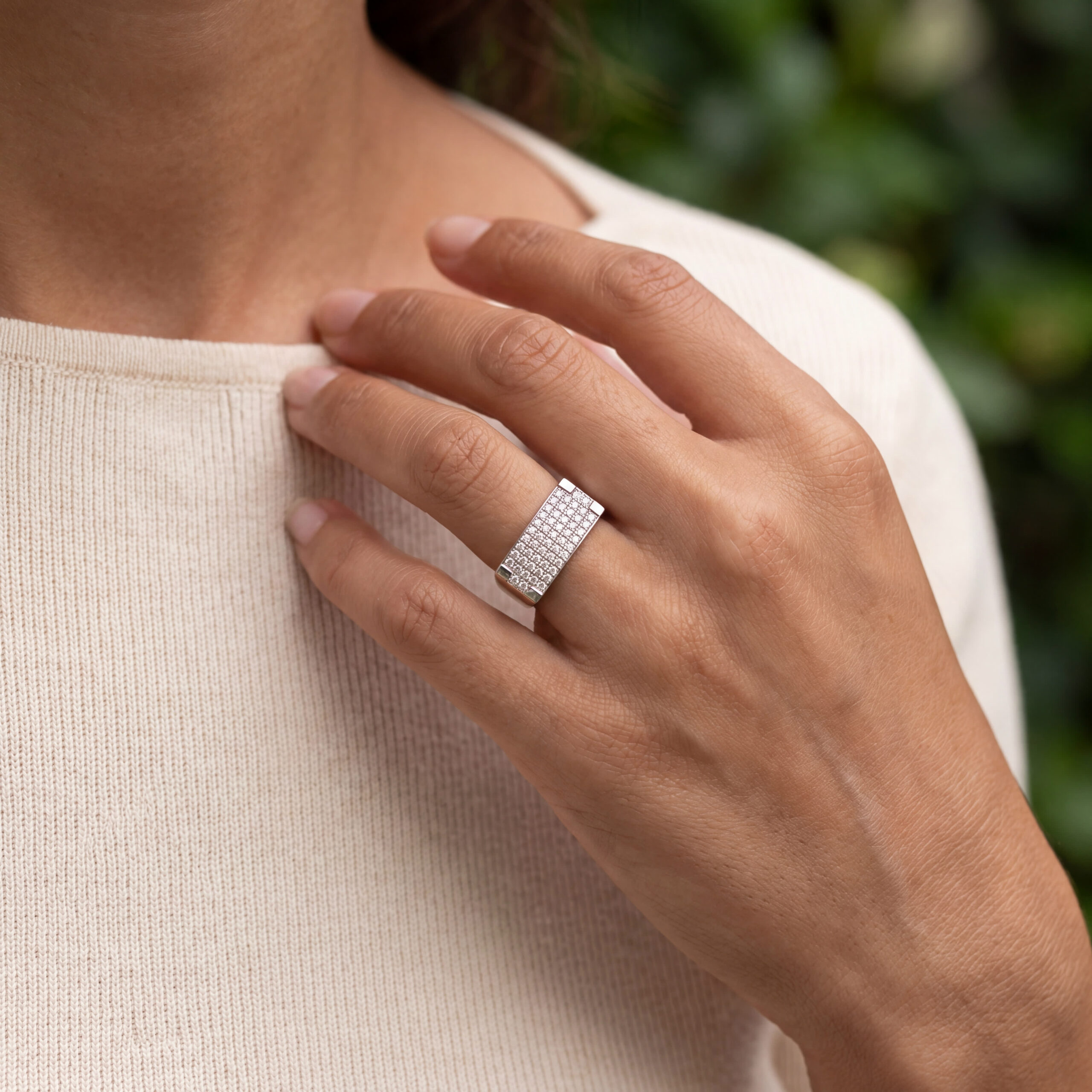 "Diamond Bridge" - Vintage Ring in 18kt Weißgold mit Brillanten - Juwelier Steiger