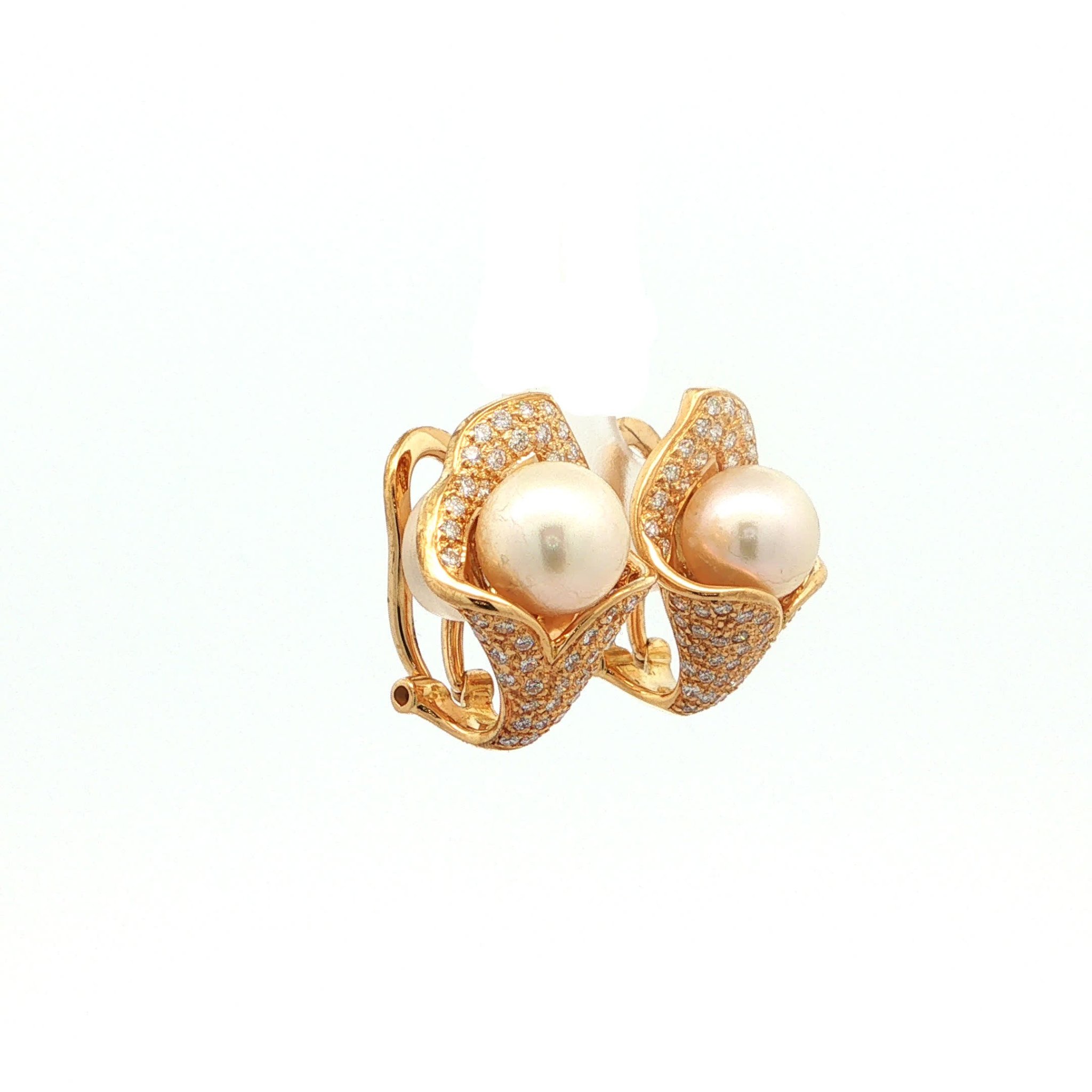 "Diamond Shell" - Vintage Ohrhänger mit Edelsteinen und Perle in 18 Karat Gelbgold