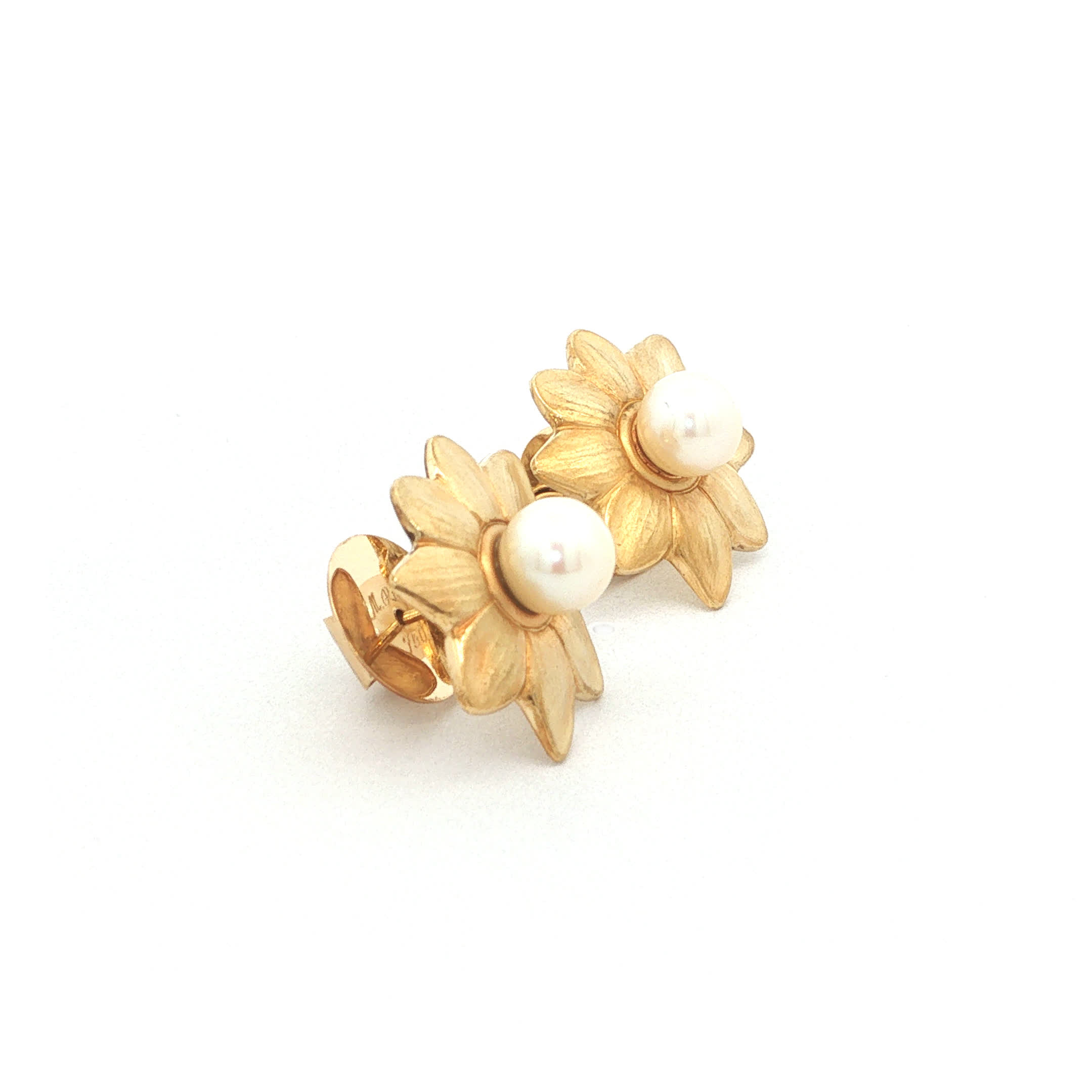 "Golden Daisy" - Vintage Ohrstecker in 18kt Gelbgold mit Perle - Juwelier Steiger