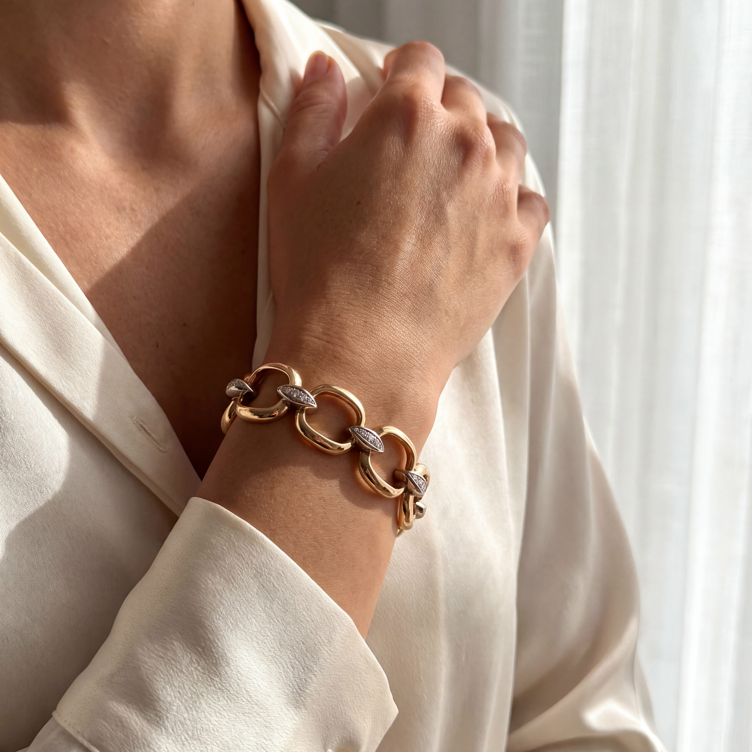 "Goldene Liaison" - Modernes Armband in 18kt Gelbgold mit Brillanten aus 750er Gelbgold - Juwelier Steiger