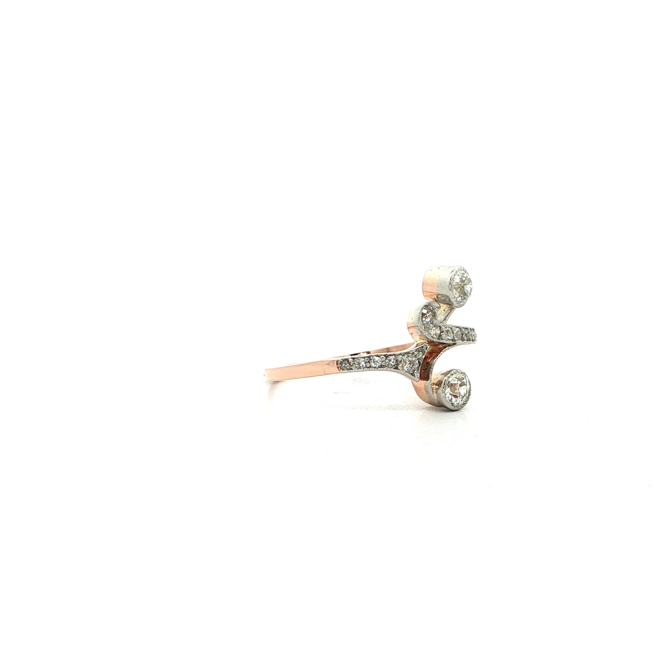 "Im Tanz" - Antiker Toi et Moi Ring in 14kt Rosegold mit Diamanten im Altschliff - Juwelier Steiger