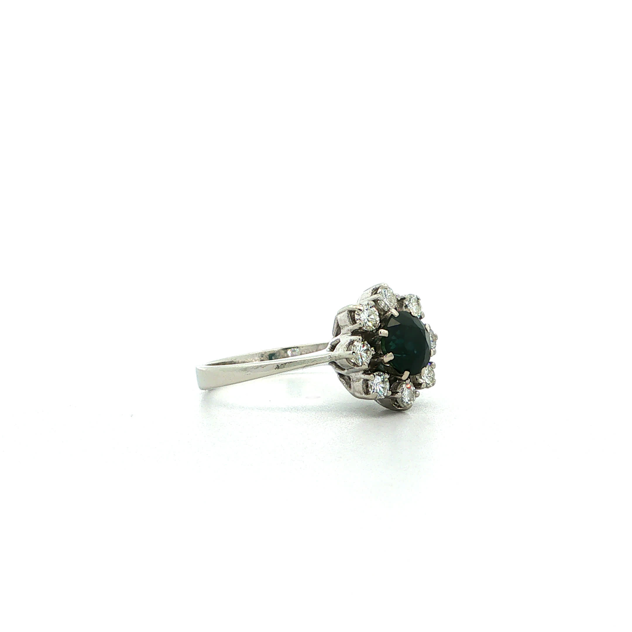 "Jolie Fleur" - Vintage Ring in 14kt Weißgold mit blauem Saphir & Brillanten - Juwelier Steiger