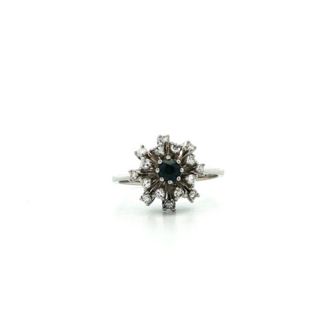 "Oh Baby, it´s blue outside" - Vintage Ring in 18kt Weißgold mit blauem Saphir & Diamanten