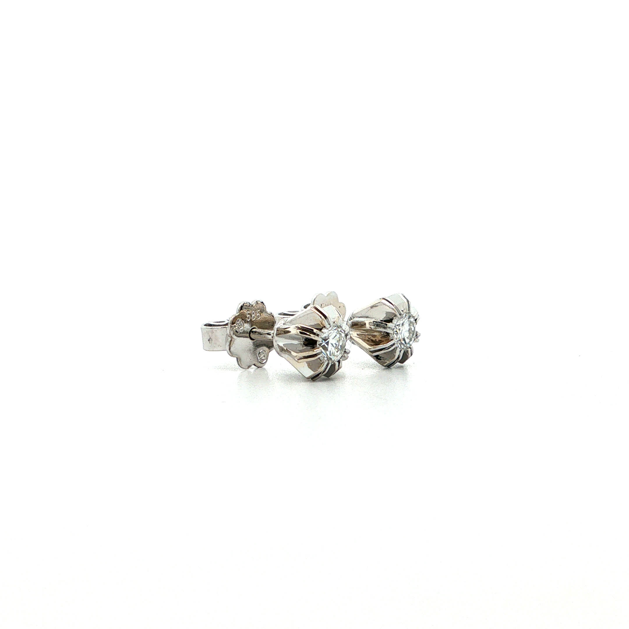 "Perfect Shot" Vintage Ohrstecker in 14kt Weißgold mit Brillanten - Juwelier Steiger
