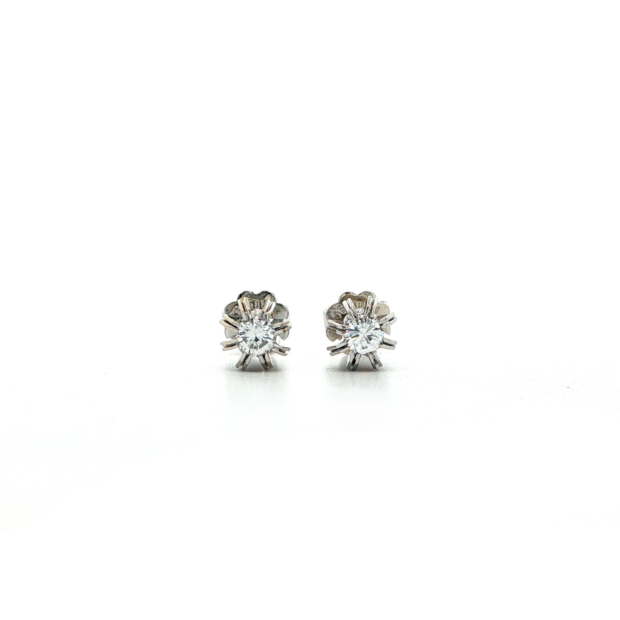 "Perfect Shot" Vintage Ohrstecker in 14kt Weißgold mit Brillanten - Juwelier Steiger
