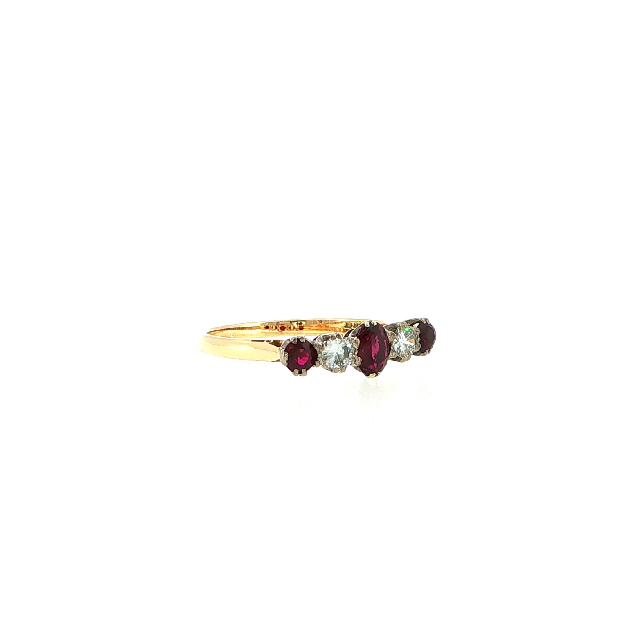 "Ruby is Queen" - Vintage Ring in 18kt Gelbgold mit Rubinen und Brillanten - Juwelier Steiger