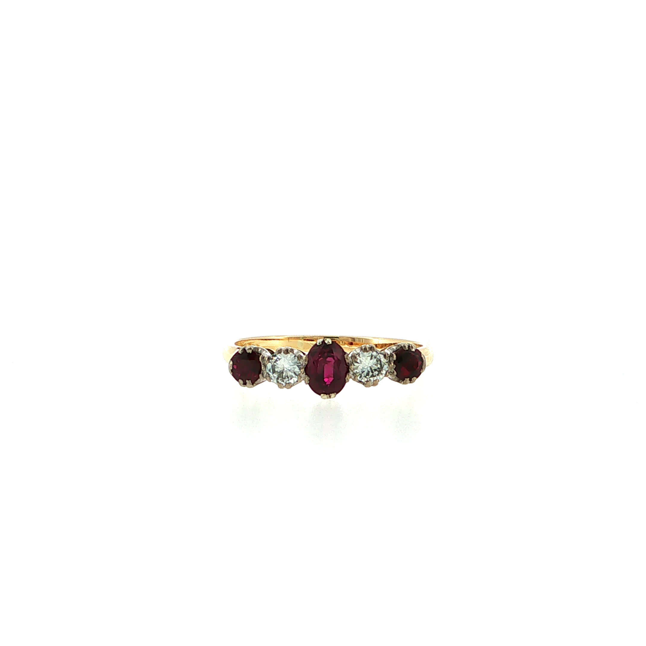 "Ruby is Queen" - Vintage Ring in 18kt Gelbgold mit Rubinen und Brillanten - Juwelier Steiger