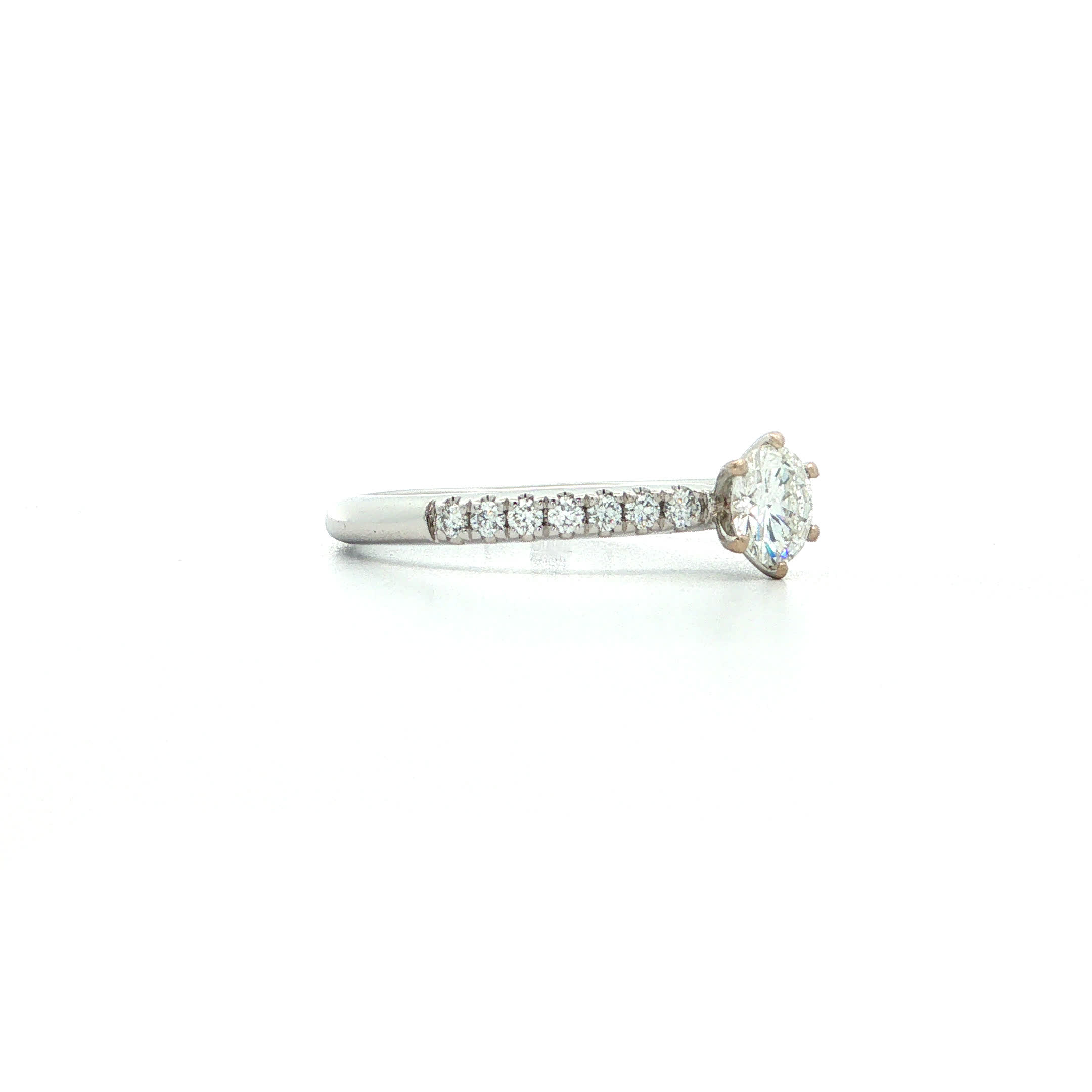 "White beauty" - Moderner Solitär Ring 0,81ct. in 18kt Weißgold - Juwelier Steiger